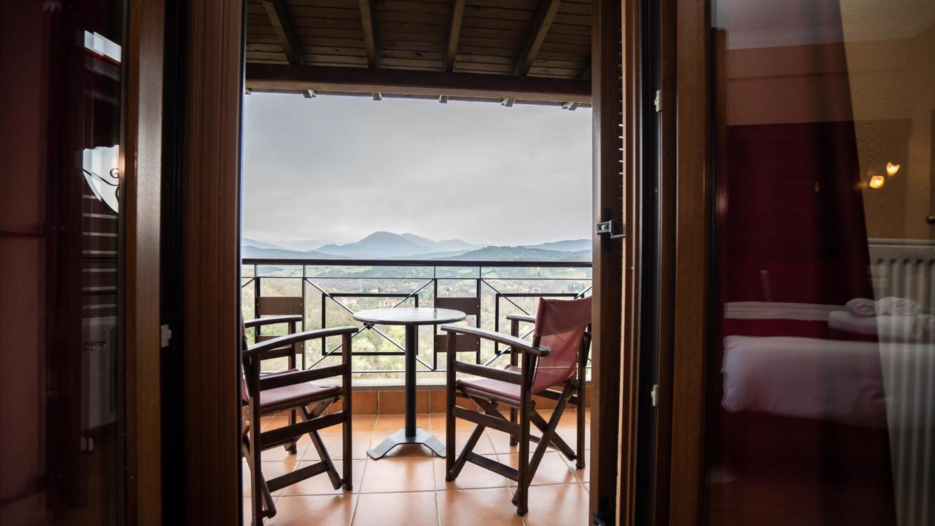 Dellas Boutique Hotel - Photo 41