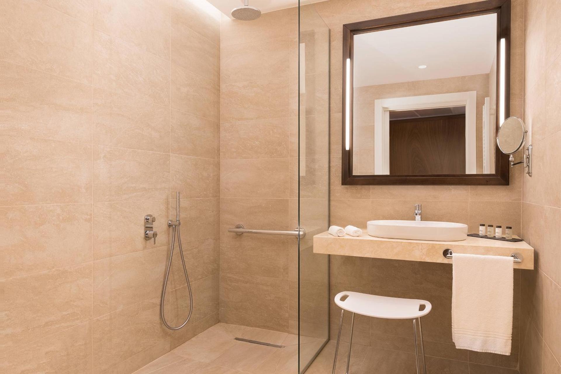 Sheraton Lake Como Hotel - Photo 7