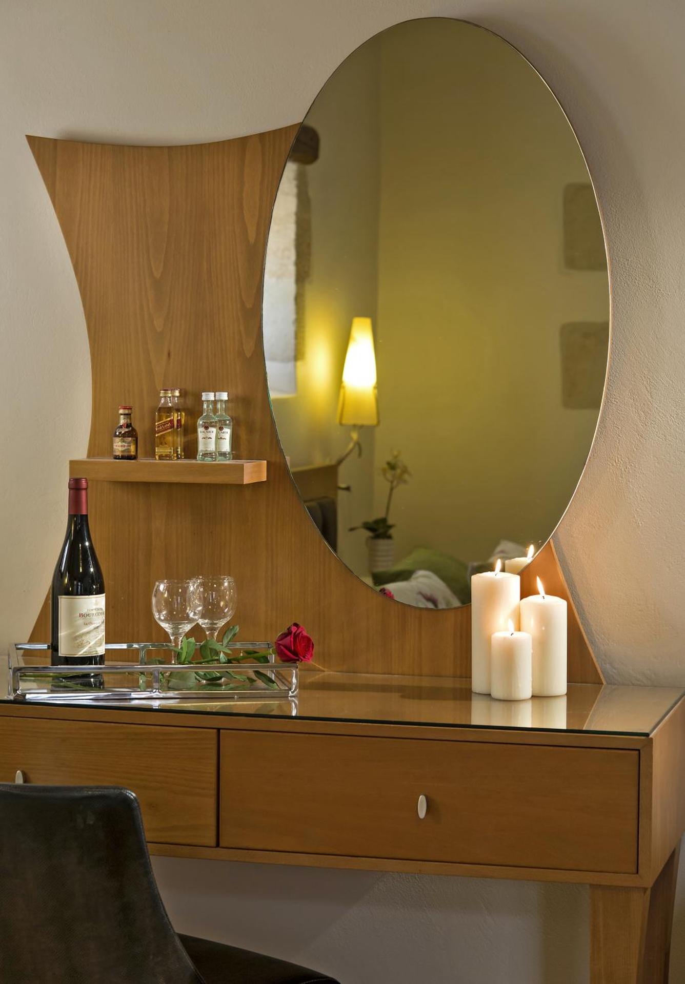 Ionas Boutique Hotel - Photo 18