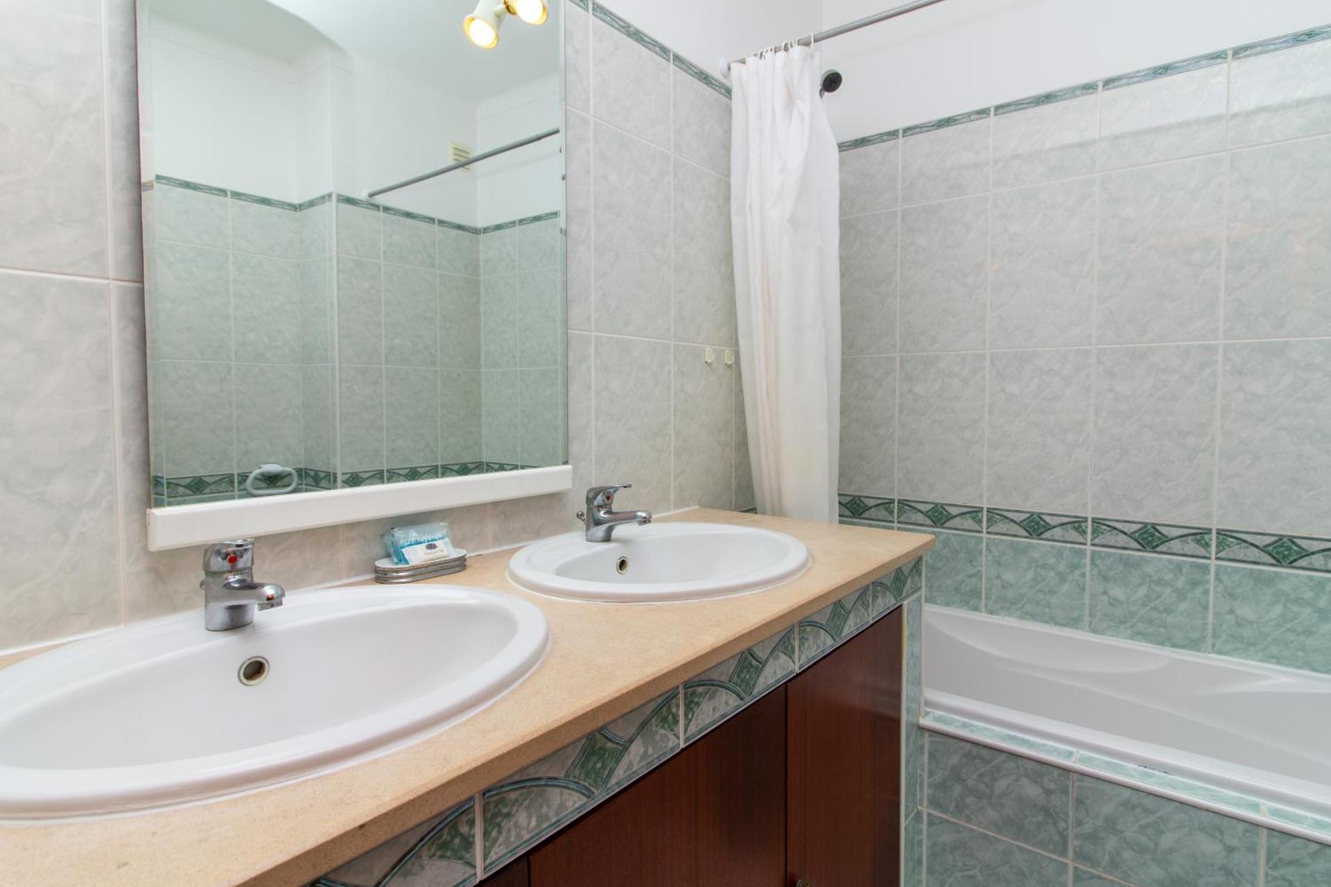 Vila do Castelo - Photo 23