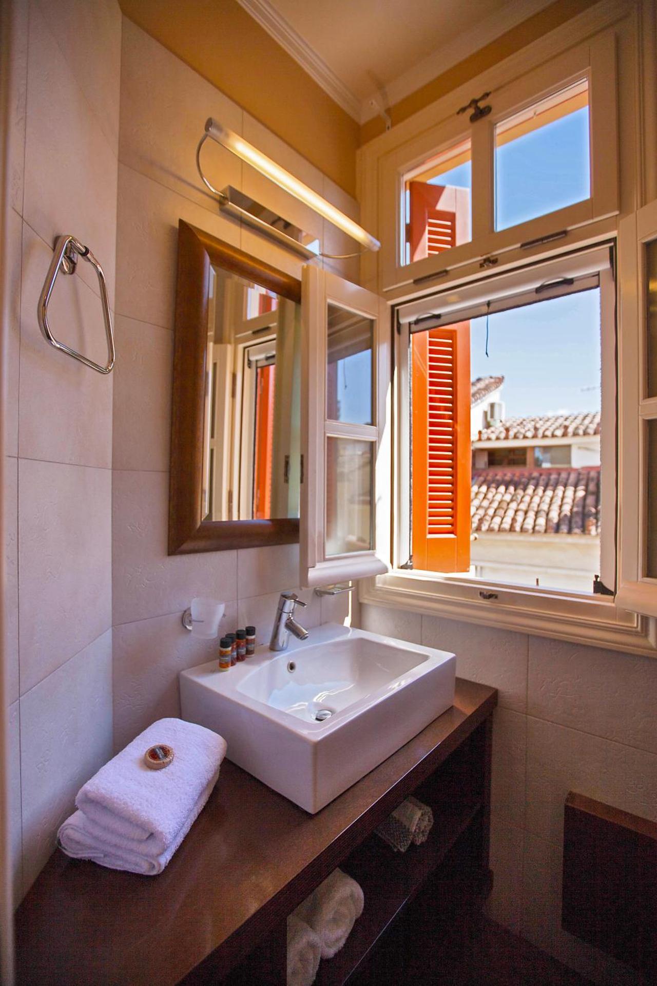 Aetoma Hotel - Photo 16