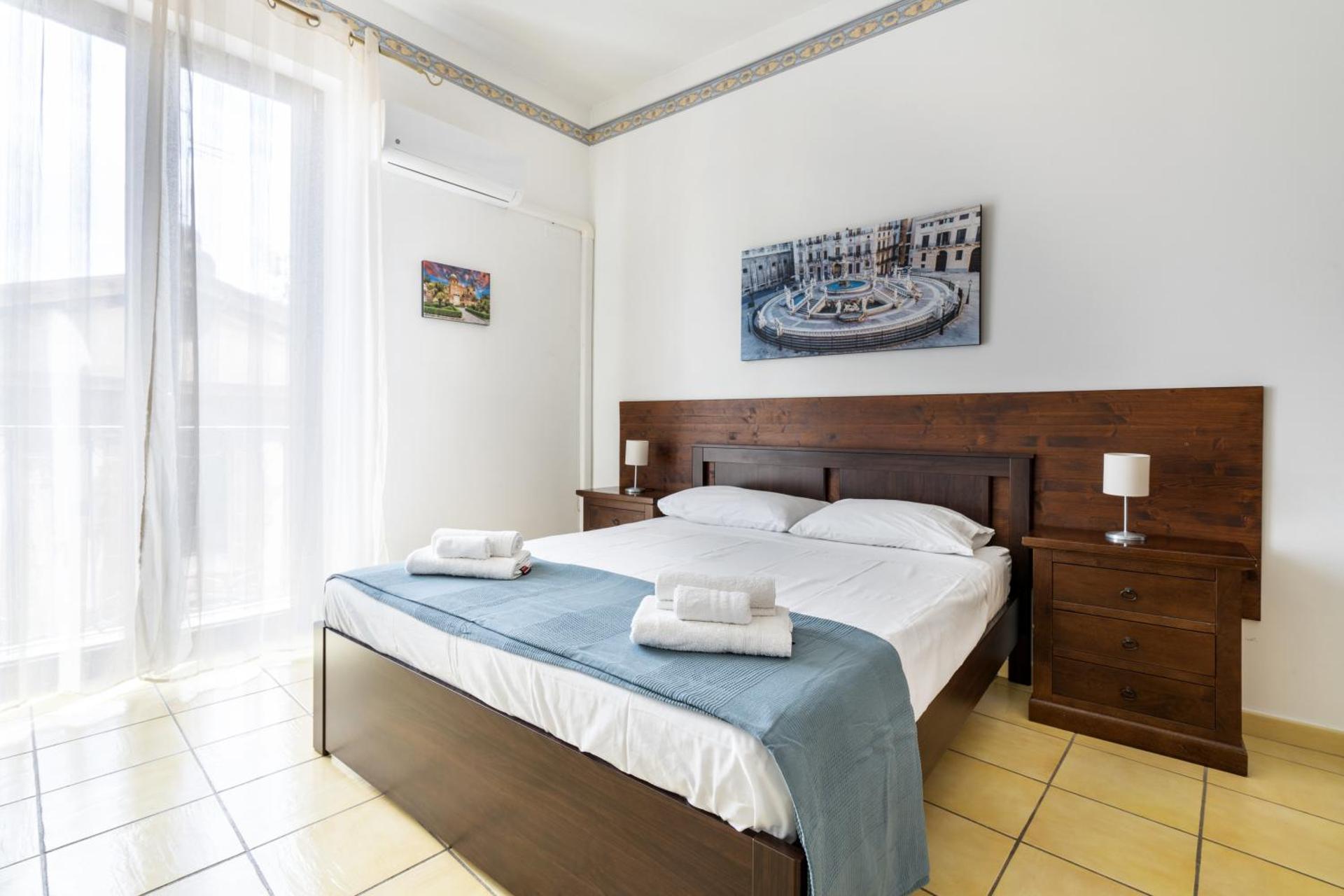 Apartment with Balcony - Photo 2