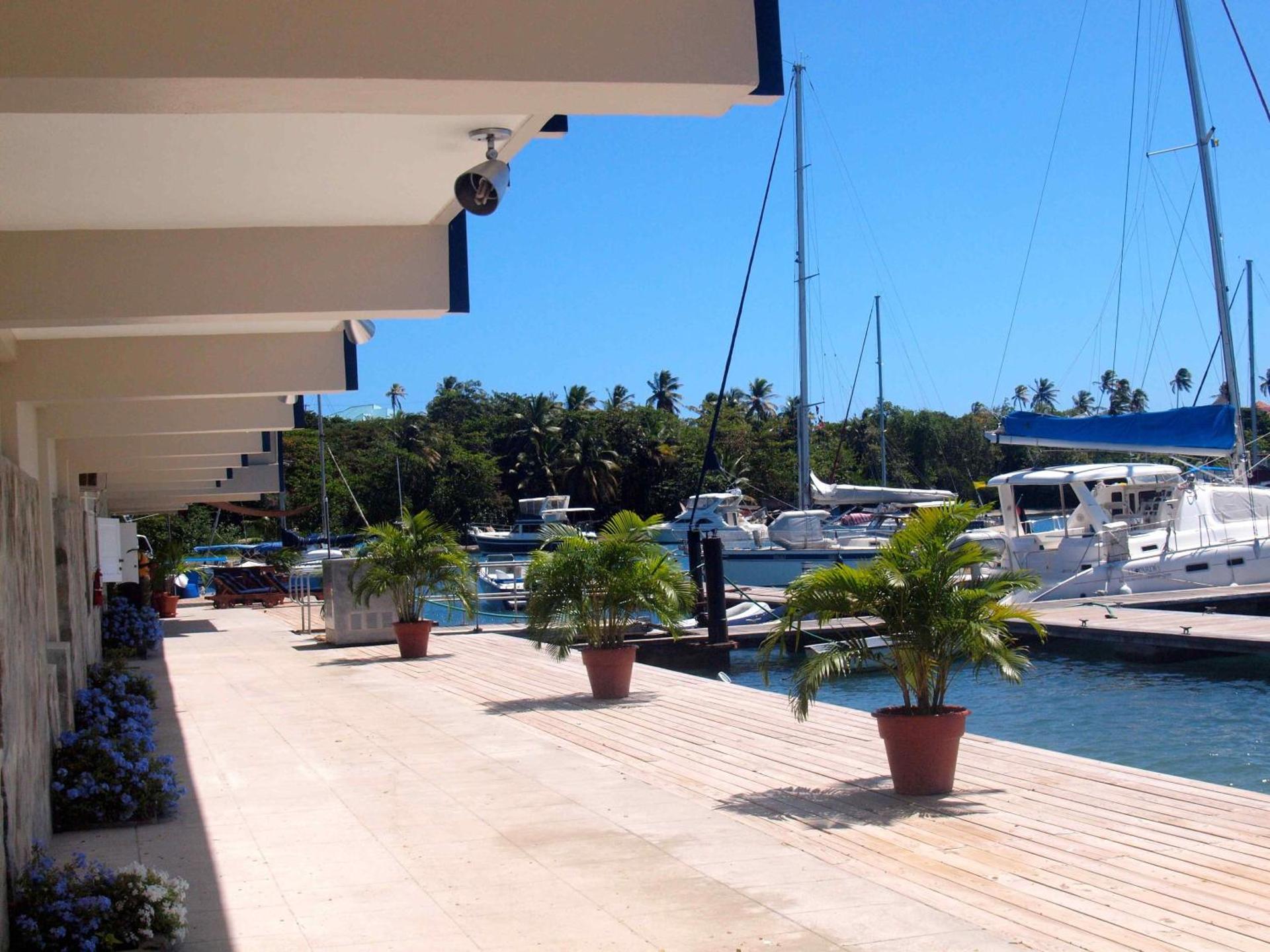 Blue Lagoon Hotel and Marina Ltd - Photo 5