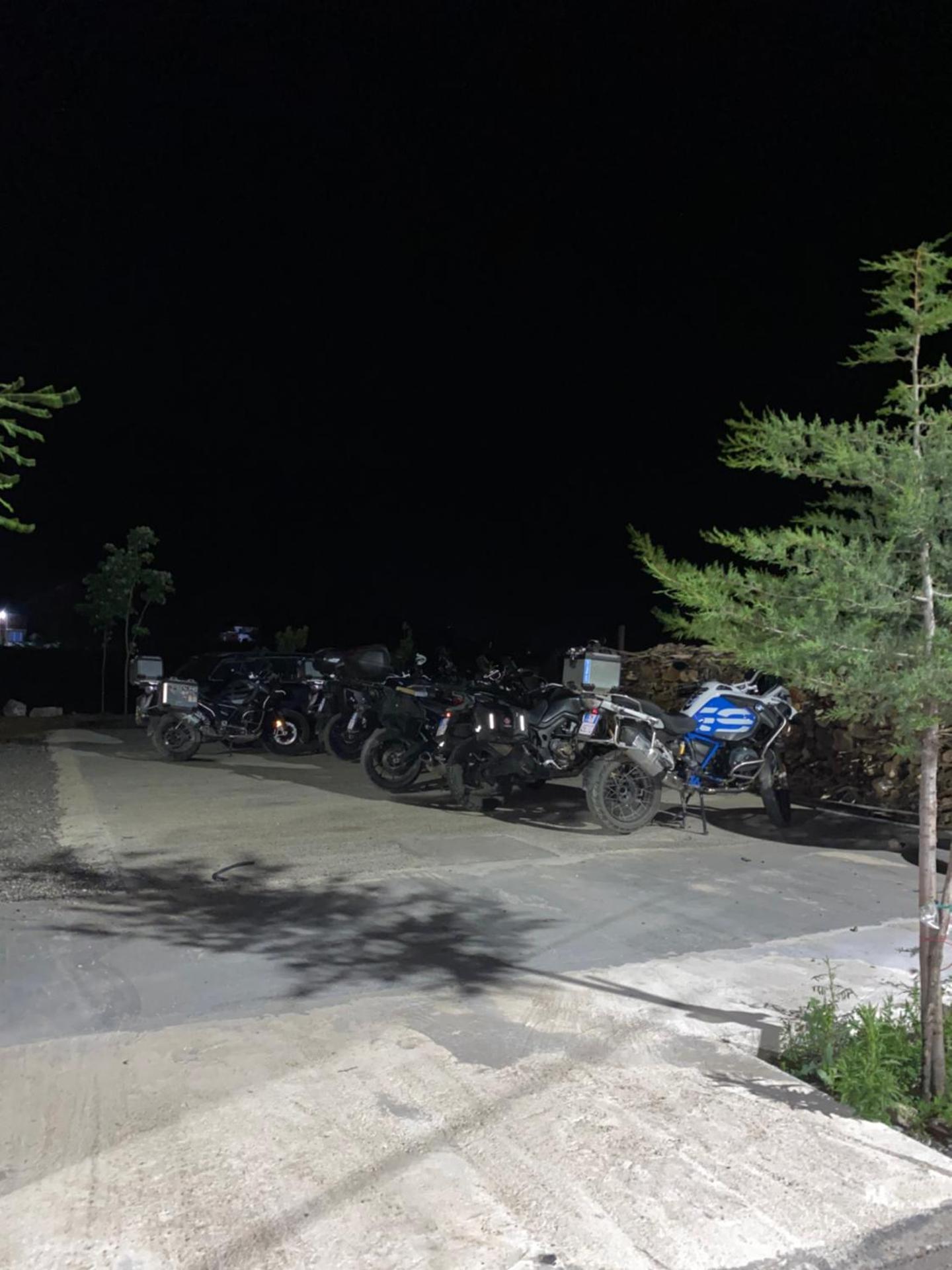 Kulla e Vjeter (Bar Restaurant, Guesthouse, Parking and Camping) - Photo 10