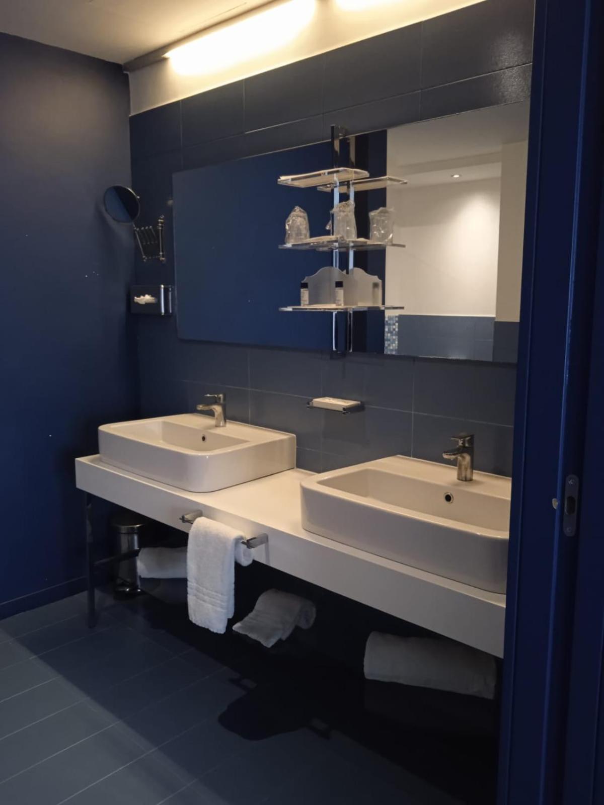 Hotel Poseidon - Photo 20