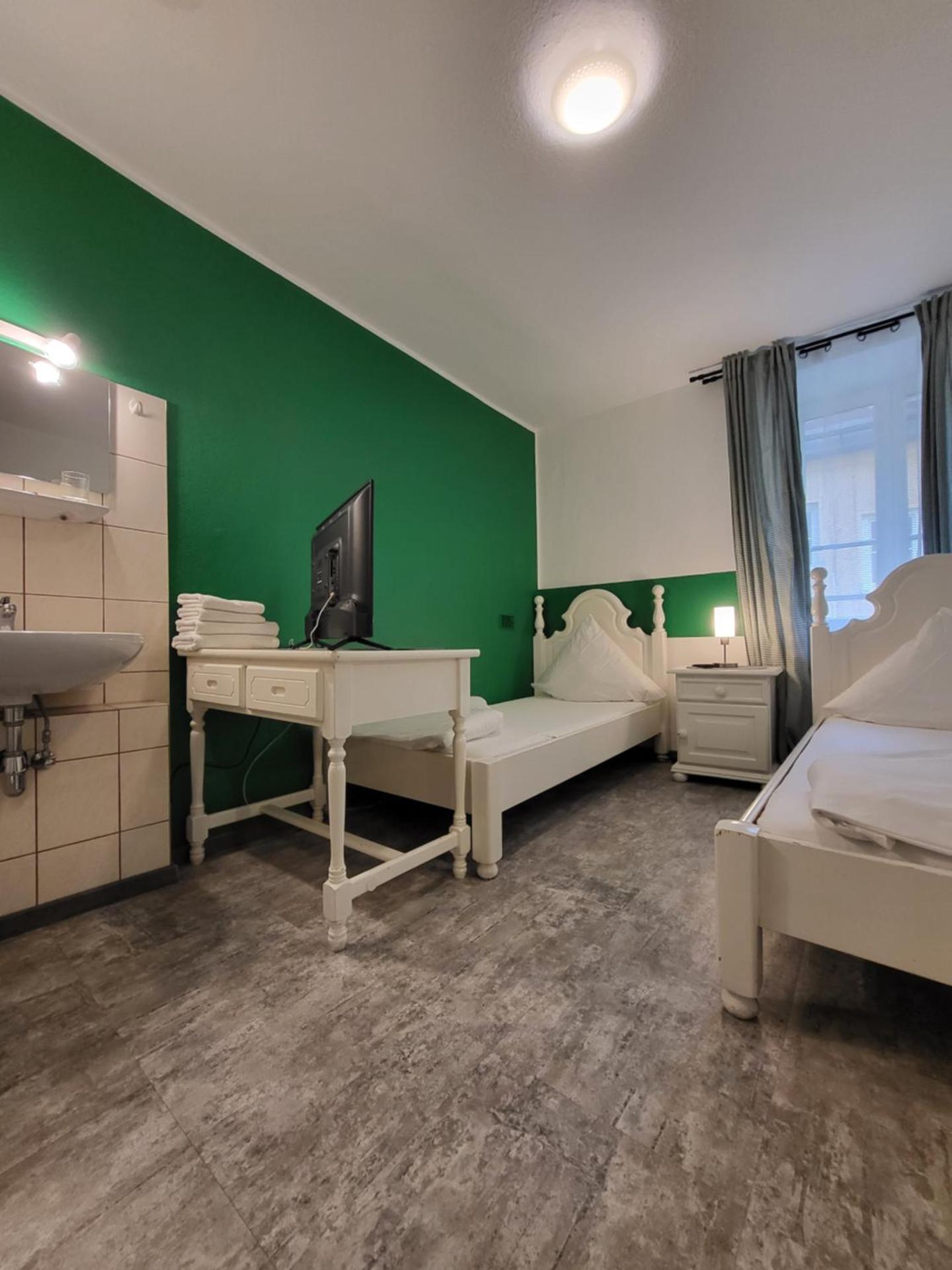 Hotel Atlanta - Photo 34