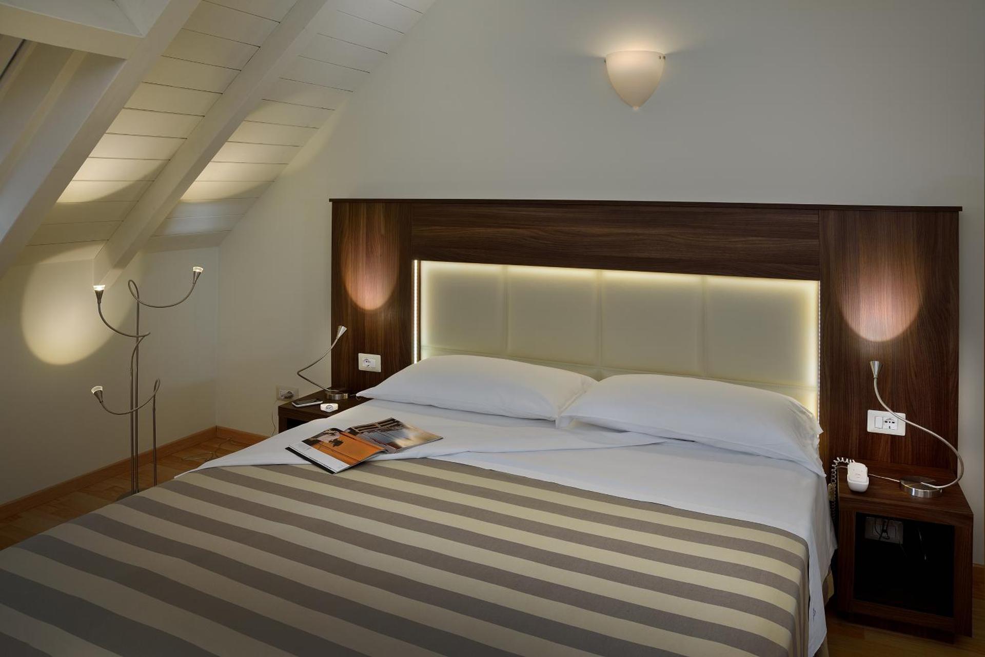 Astor Hotel - Photo 34