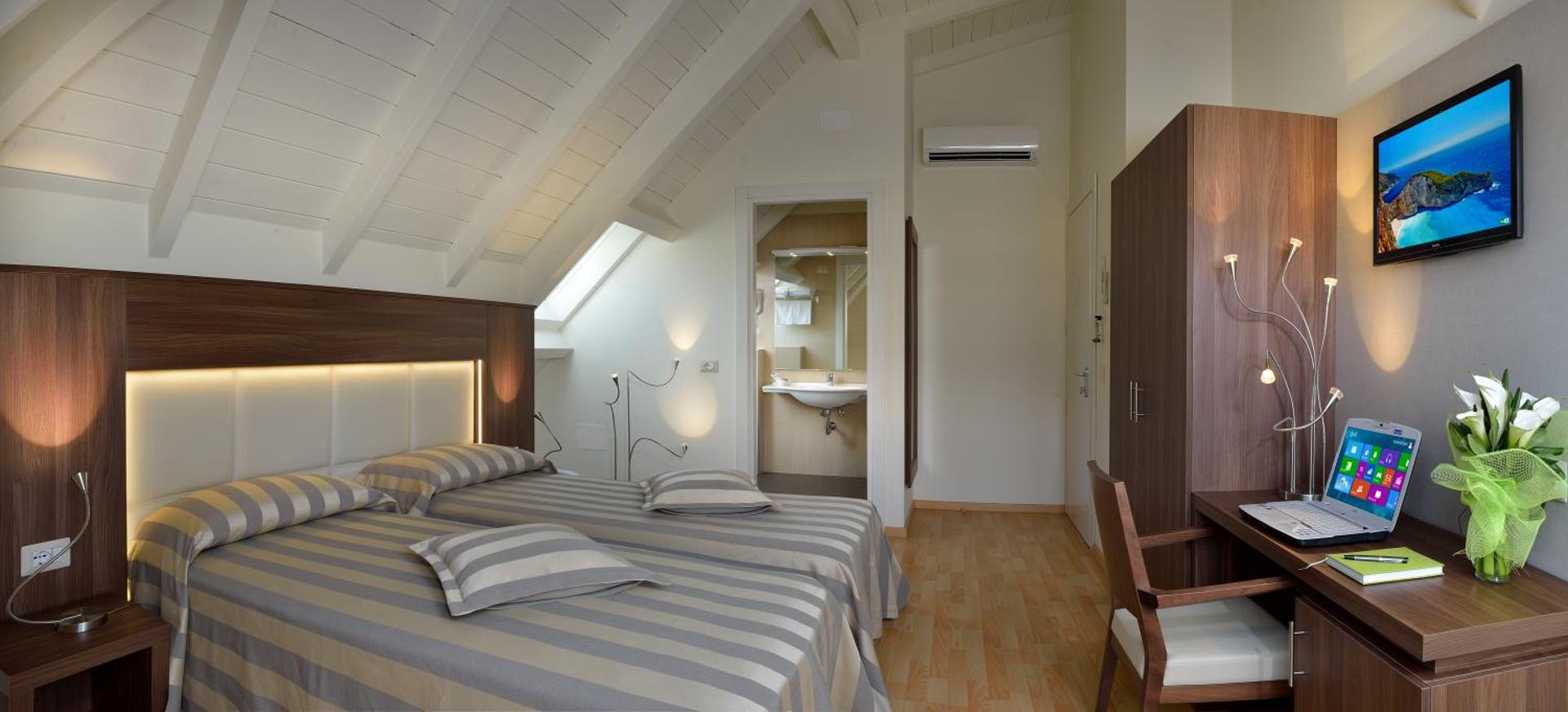 Astor Hotel - Photo 31