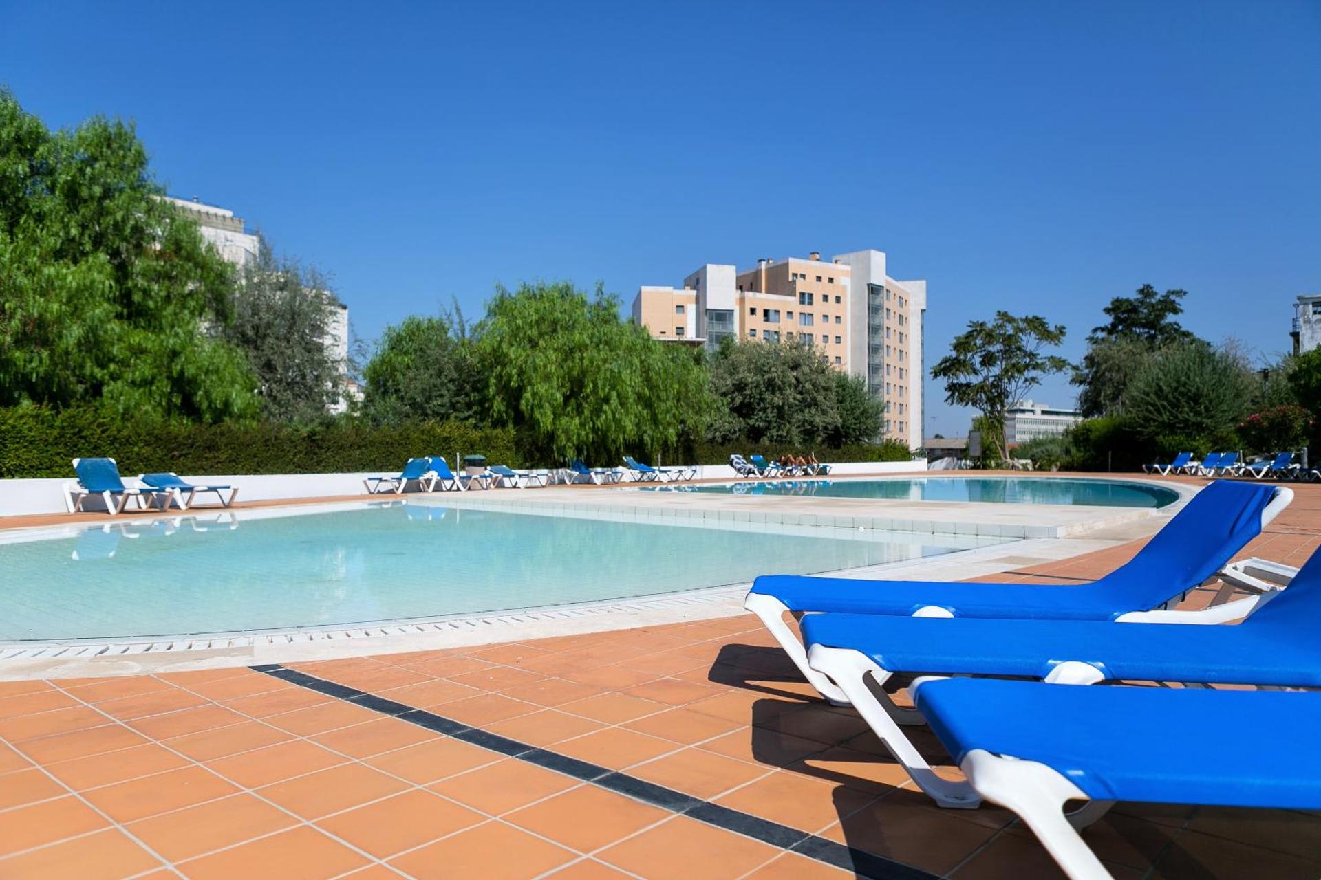 Lisbon Relax Pool Apartment - Free Parking Garage - Photo 20