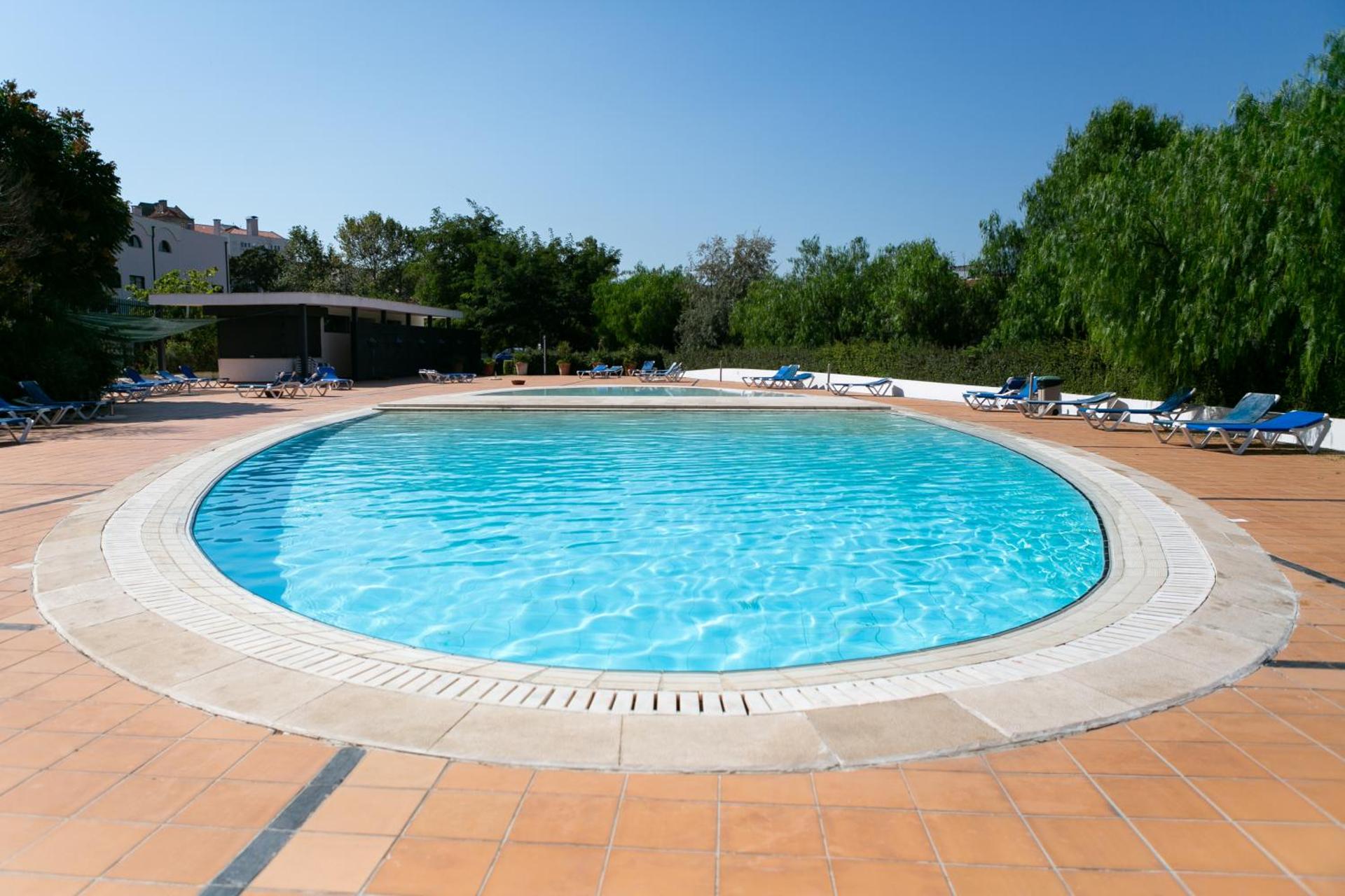 Lisbon Relax Pool Apartment - Free Parking Garage - Photo 19