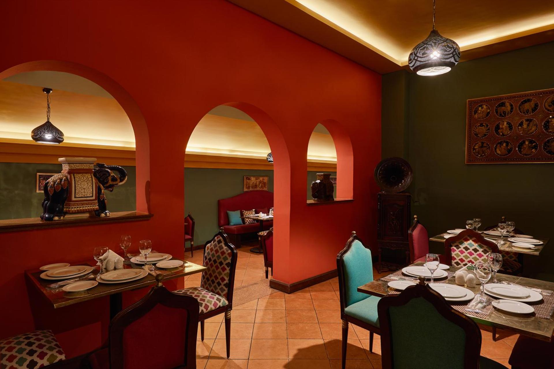 Golden Carven Hotel - Photo 16