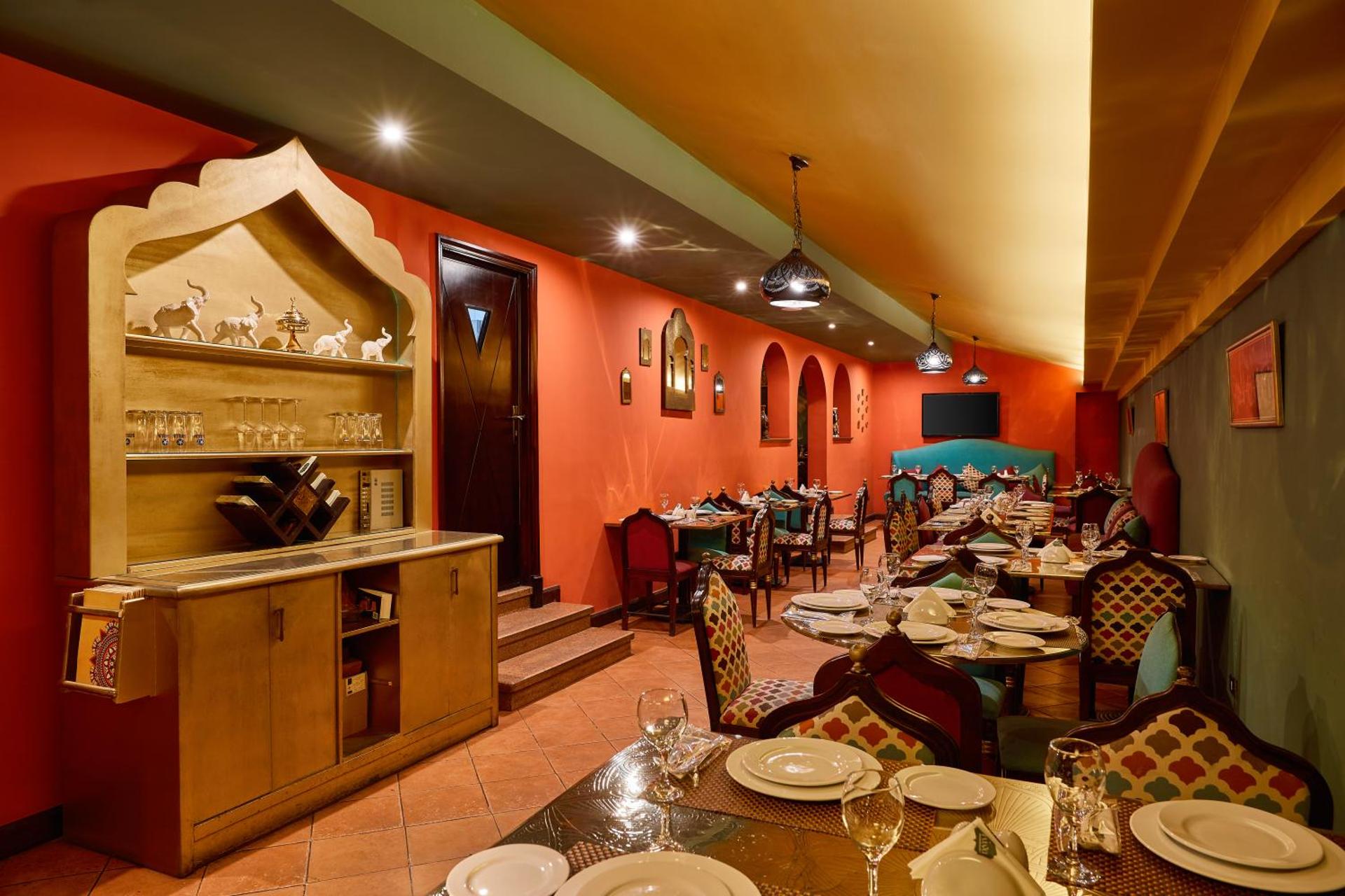 Golden Carven Hotel - Photo 19