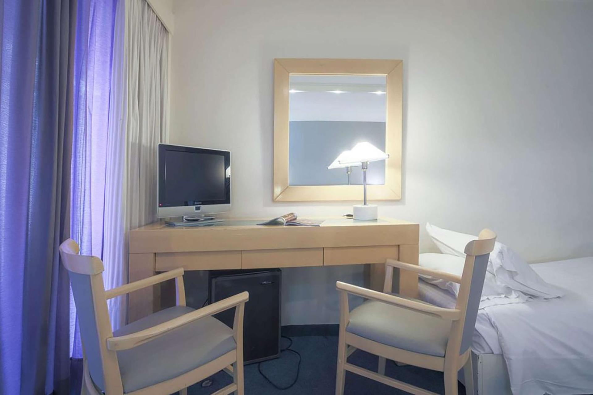 Dorian Inn - Sure Hotel Collection by Best Western - Photo 13