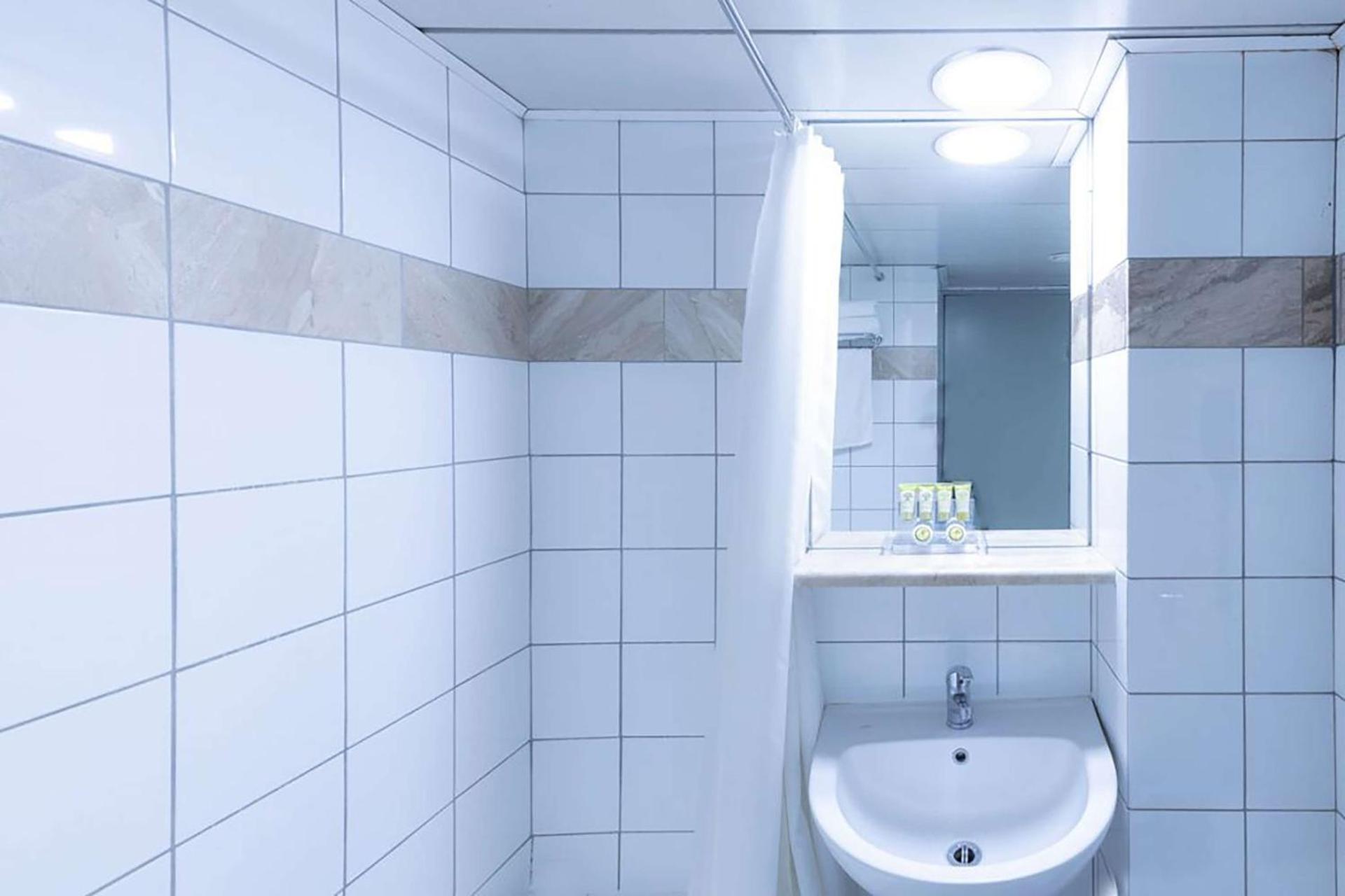 Dorian Inn - Sure Hotel Collection by Best Western - Photo 19