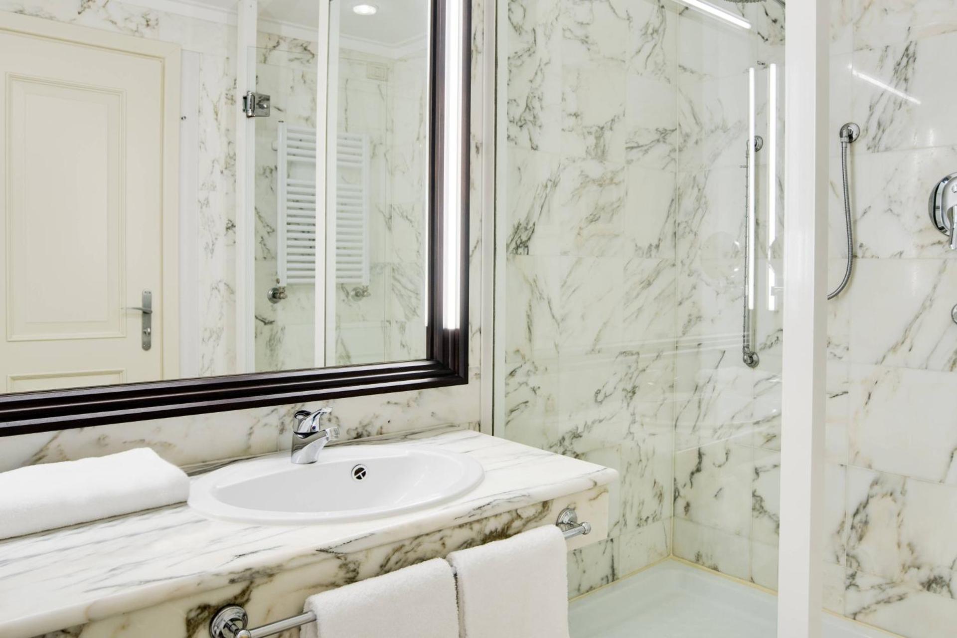 Sheraton Lake Como Hotel - Photo 13