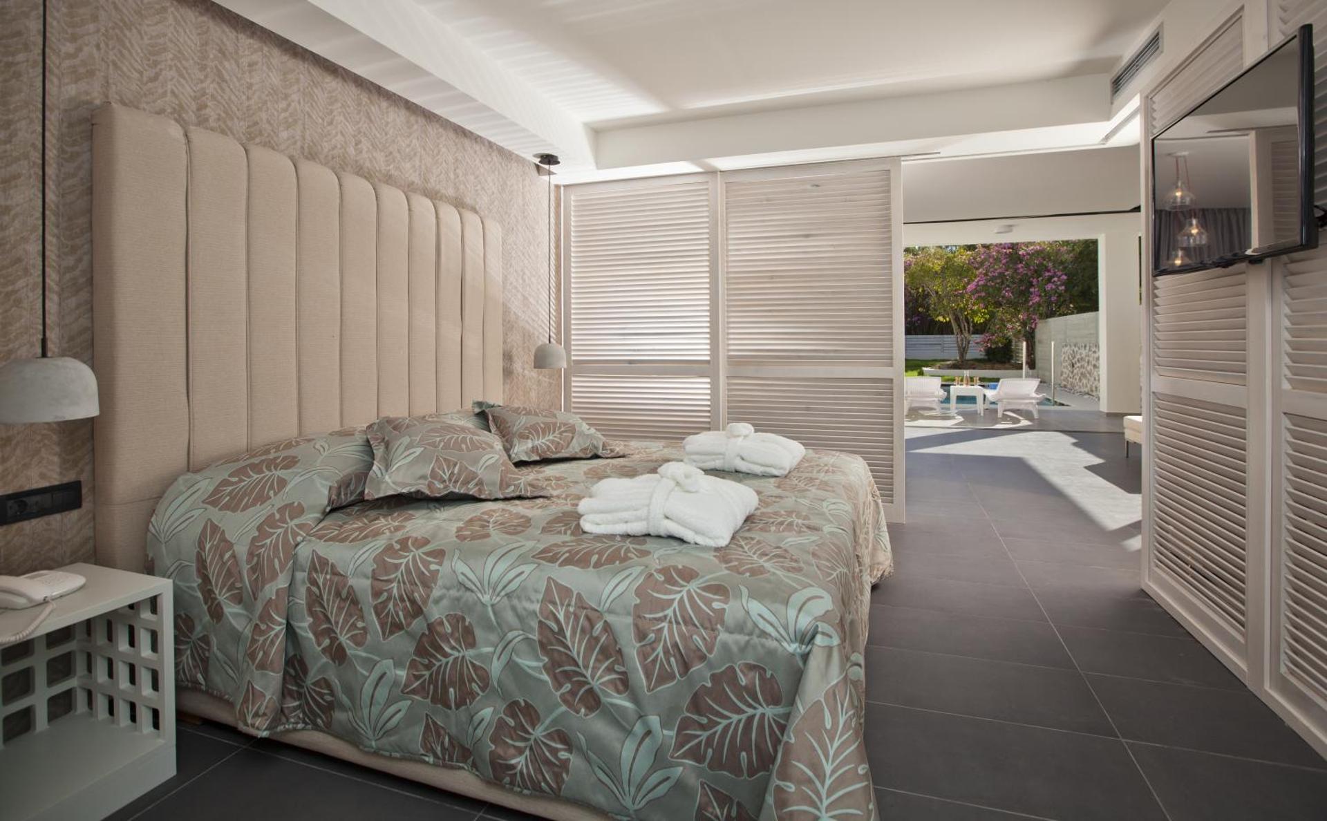 Caravia Beach Hotel - Photo 26