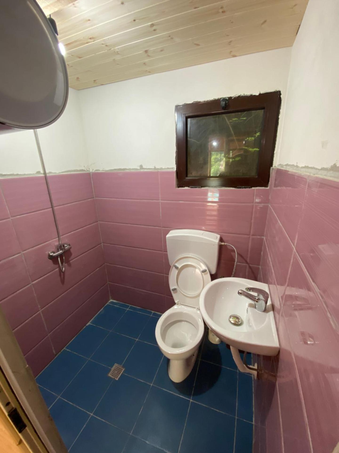 Riverside Komani Lake - Photo 33