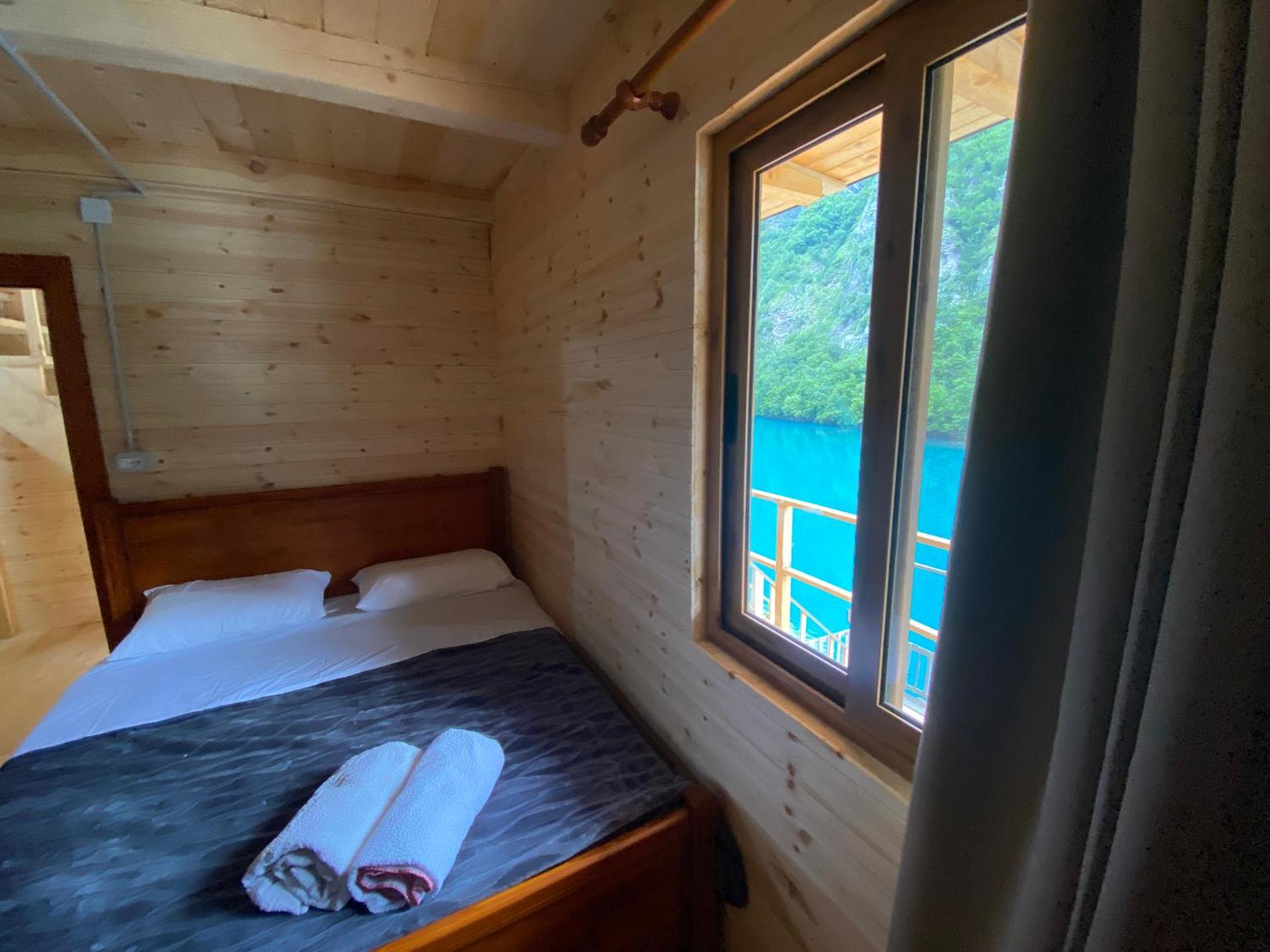 Triple Room with Lake View