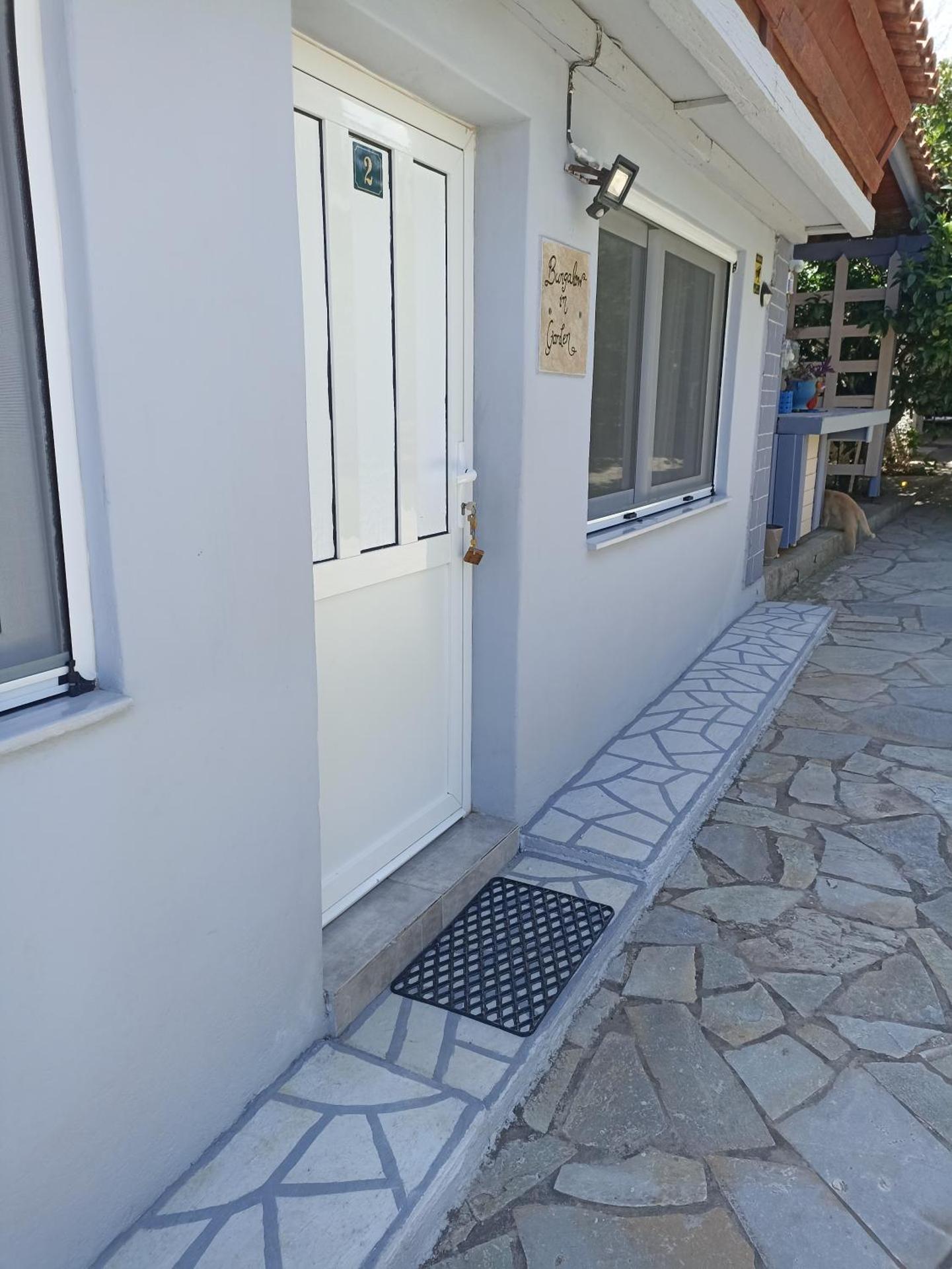 Bungalow with Garden View - Photo 2