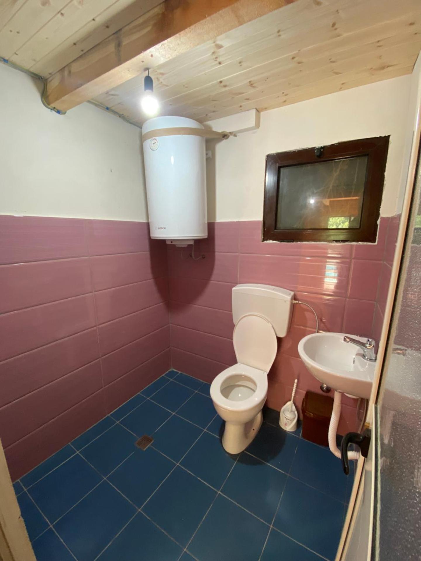 Riverside Komani Lake - Photo 42