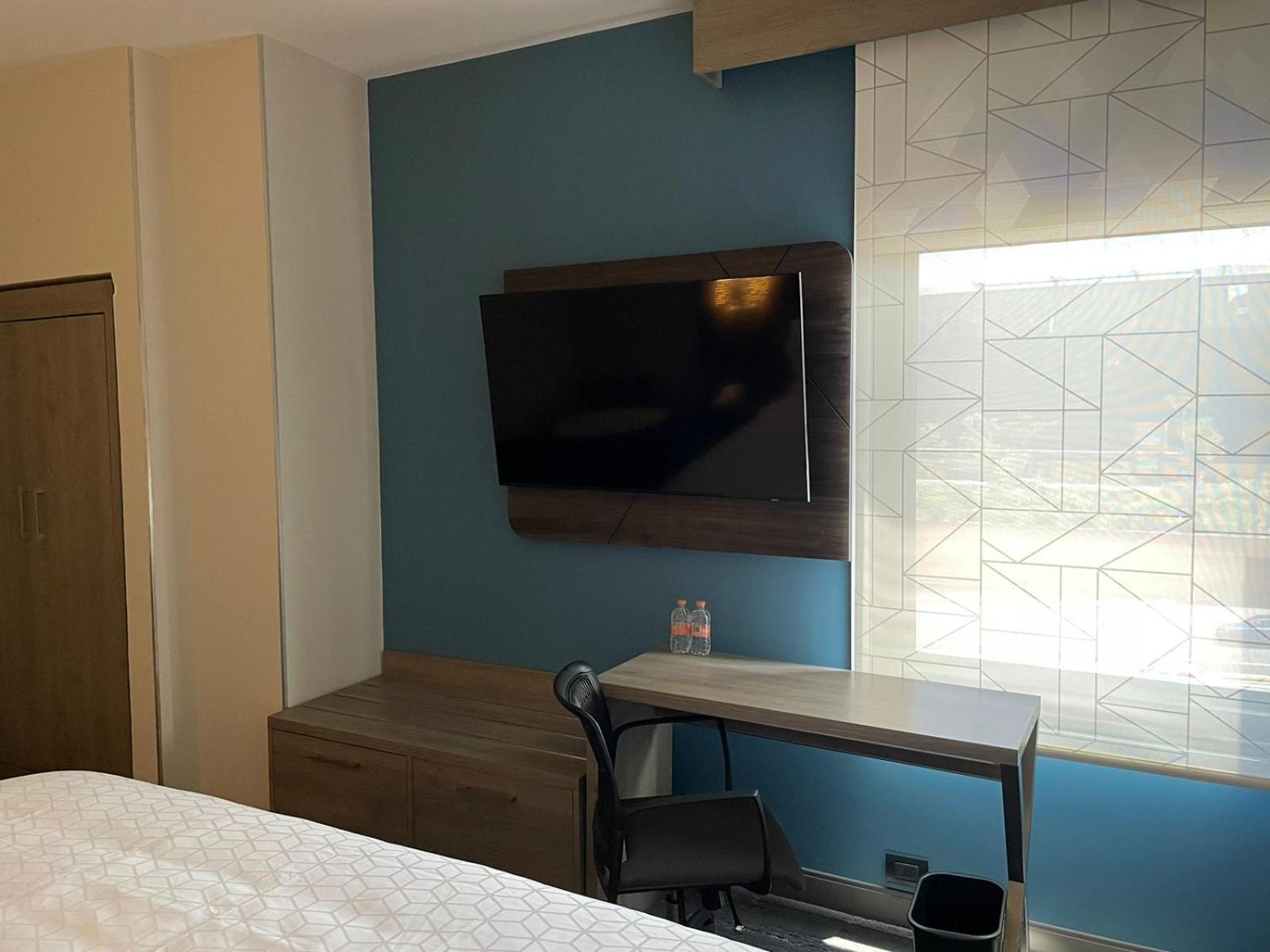 Holiday Inn Express Mexico City Satelite by IHG - Photo 25