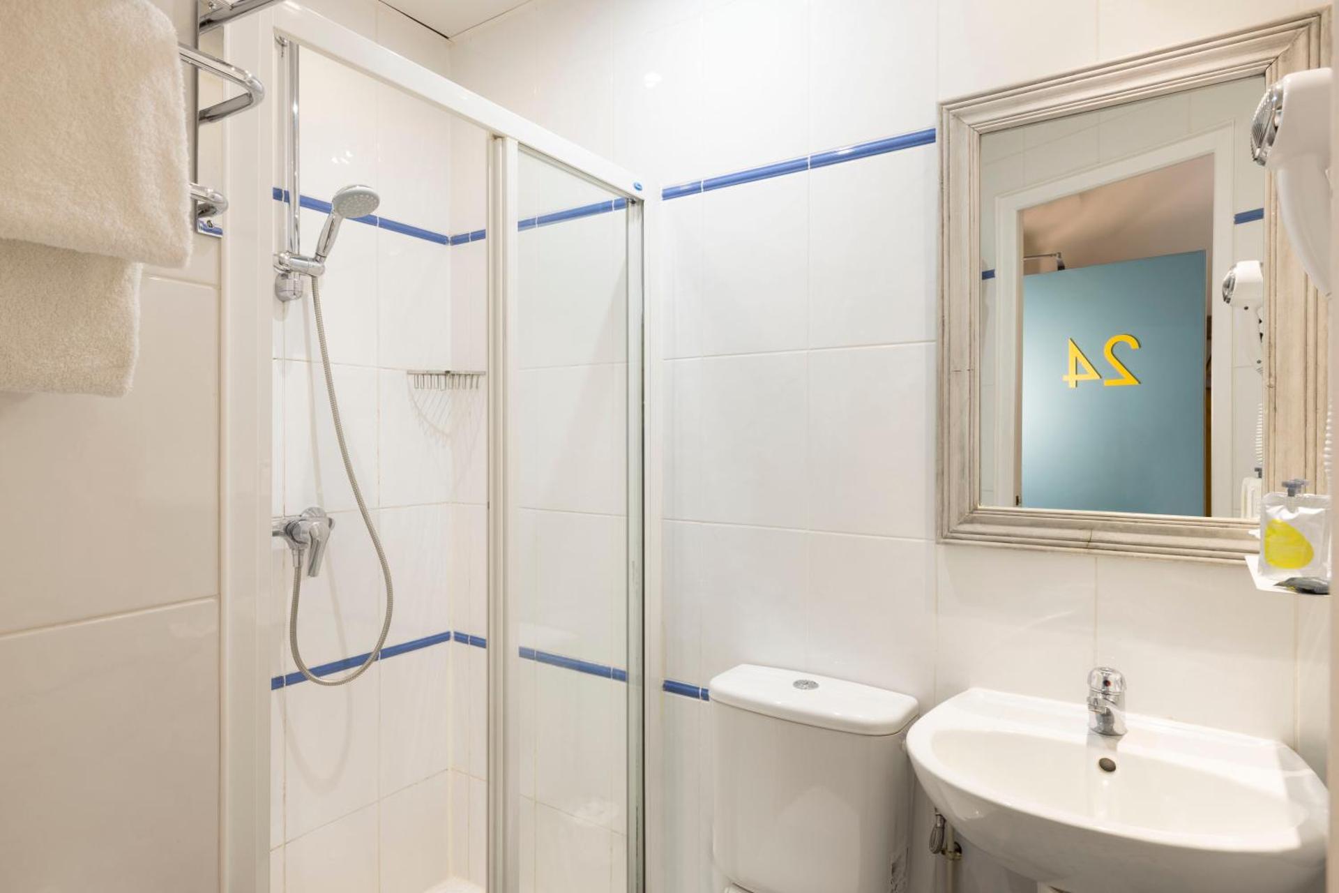 Le Regent Montmartre by Hiphophostels - Photo 59