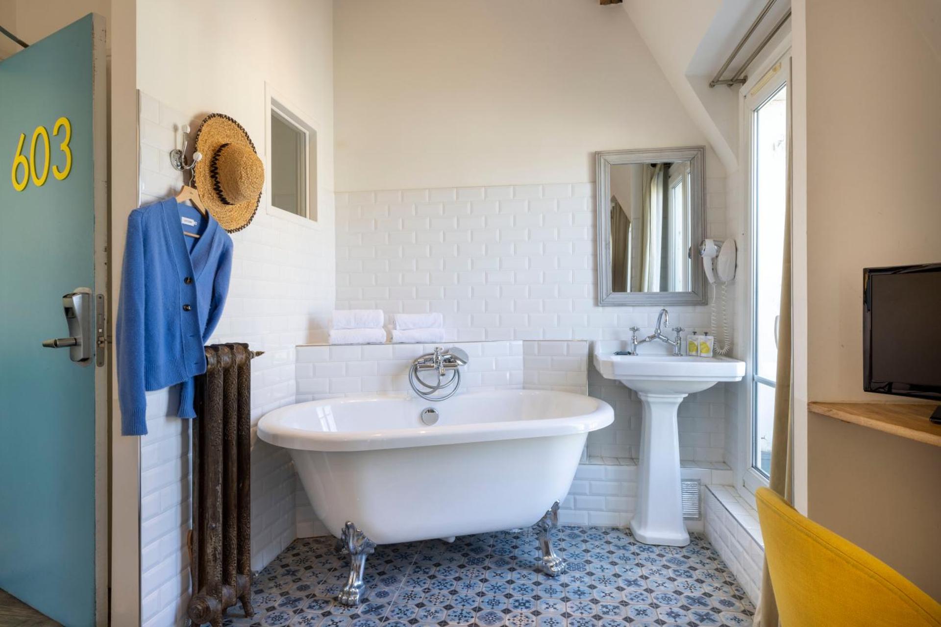 Le Regent Montmartre by Hiphophostels - Photo 6