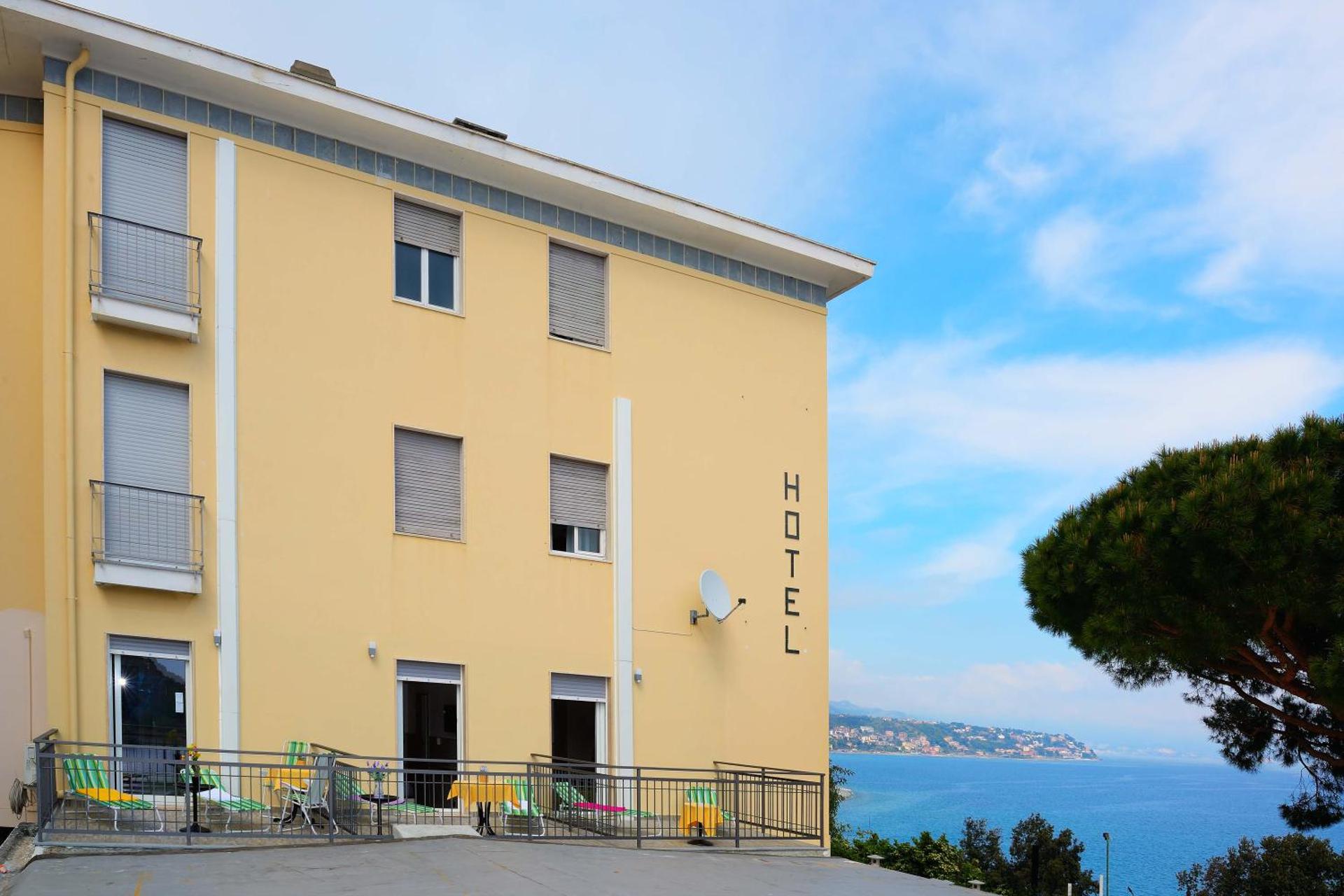 Hotel Puntabella - Photo 72