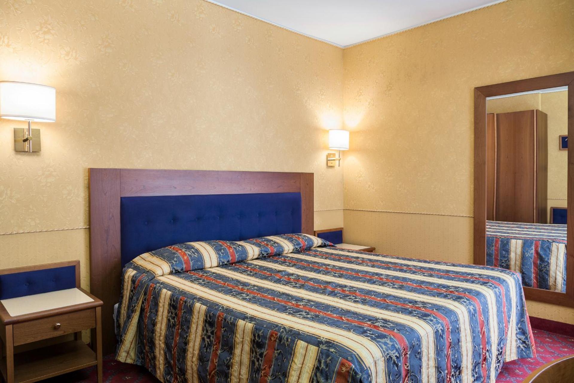 Hotel Des Etrangers - Photo 75
