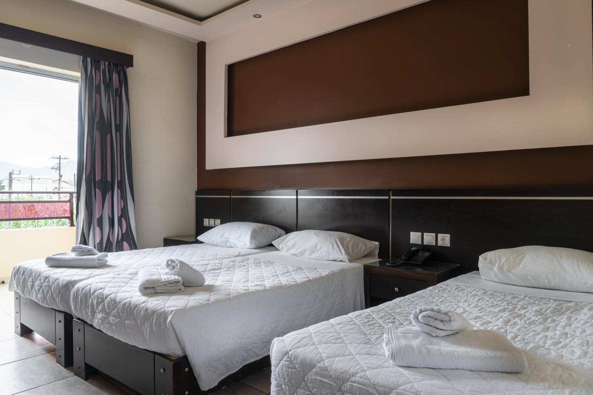 Canadian Hotel - Photo 47