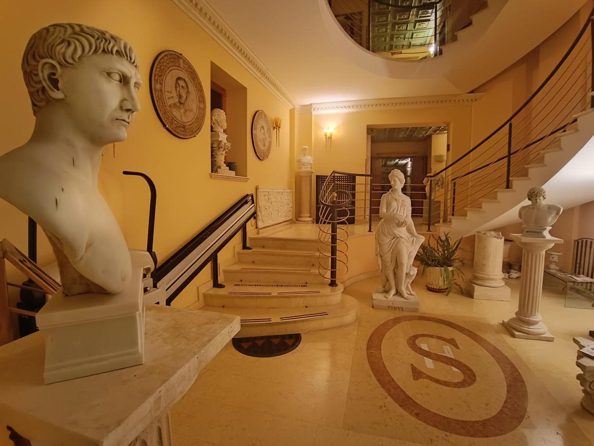 Seccy Hotel Boutique Art & Museum - Photo 2