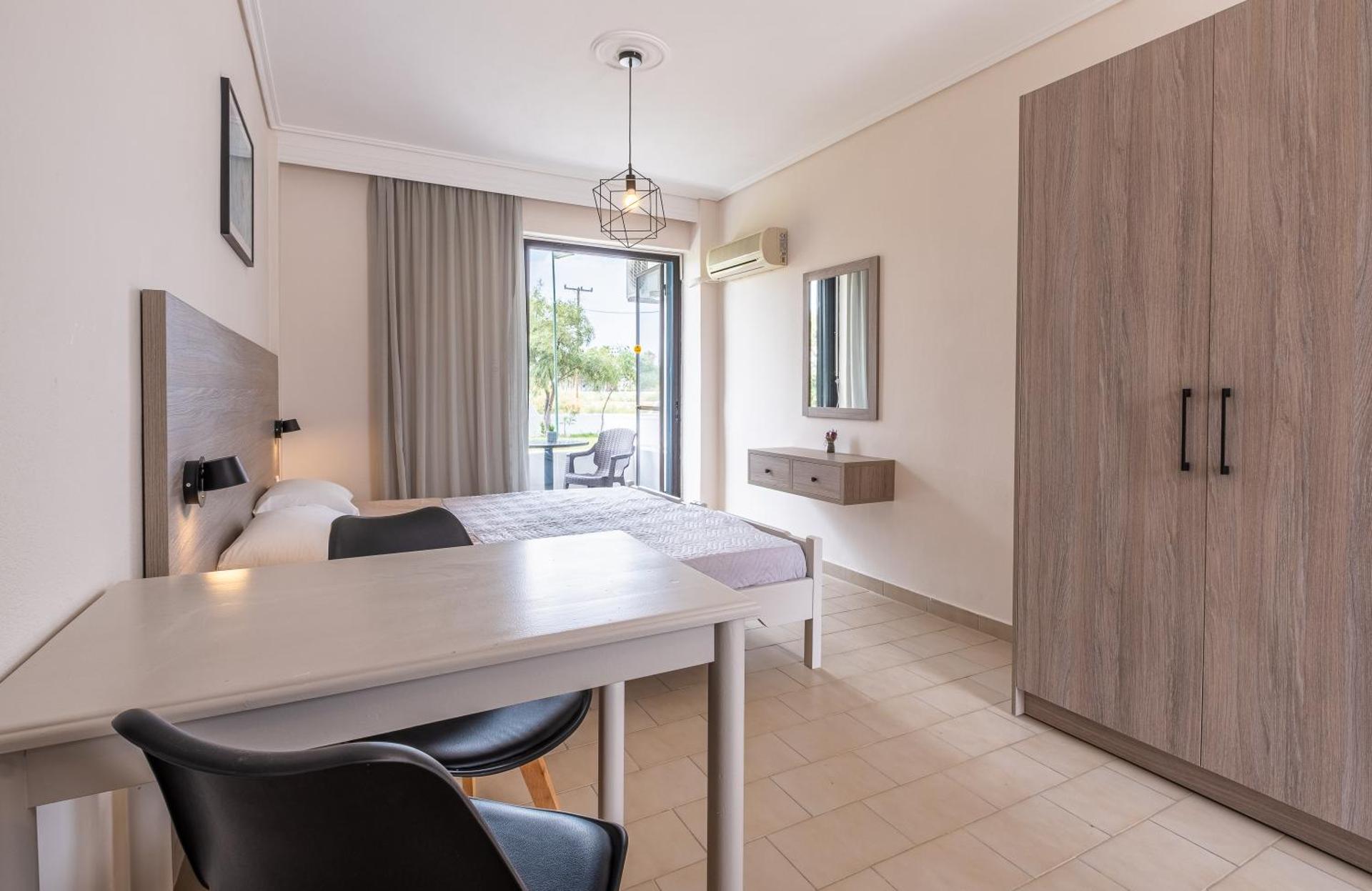 Anthia Apartments - Photo 4
