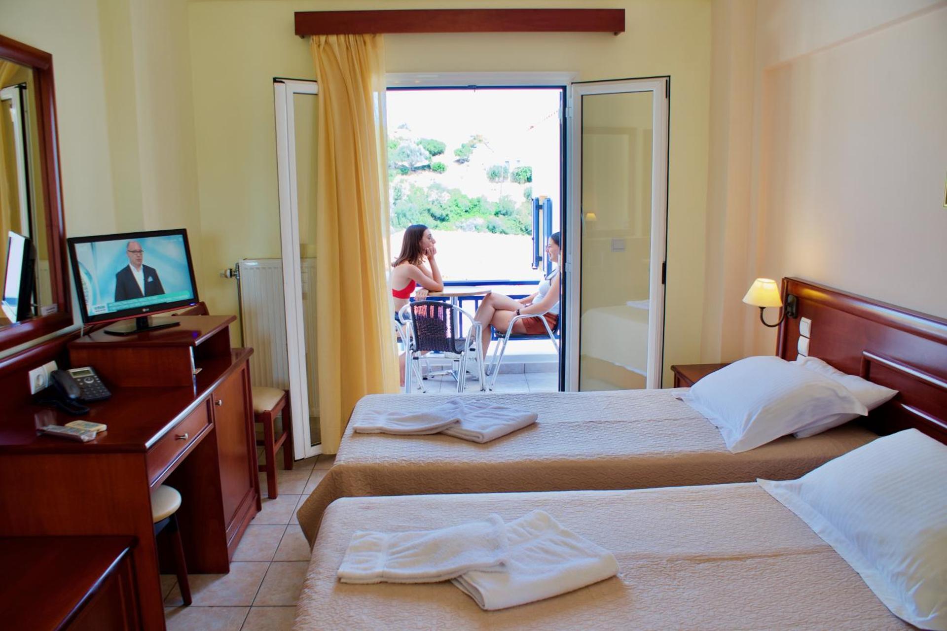Venardos Hotel - Photo 48