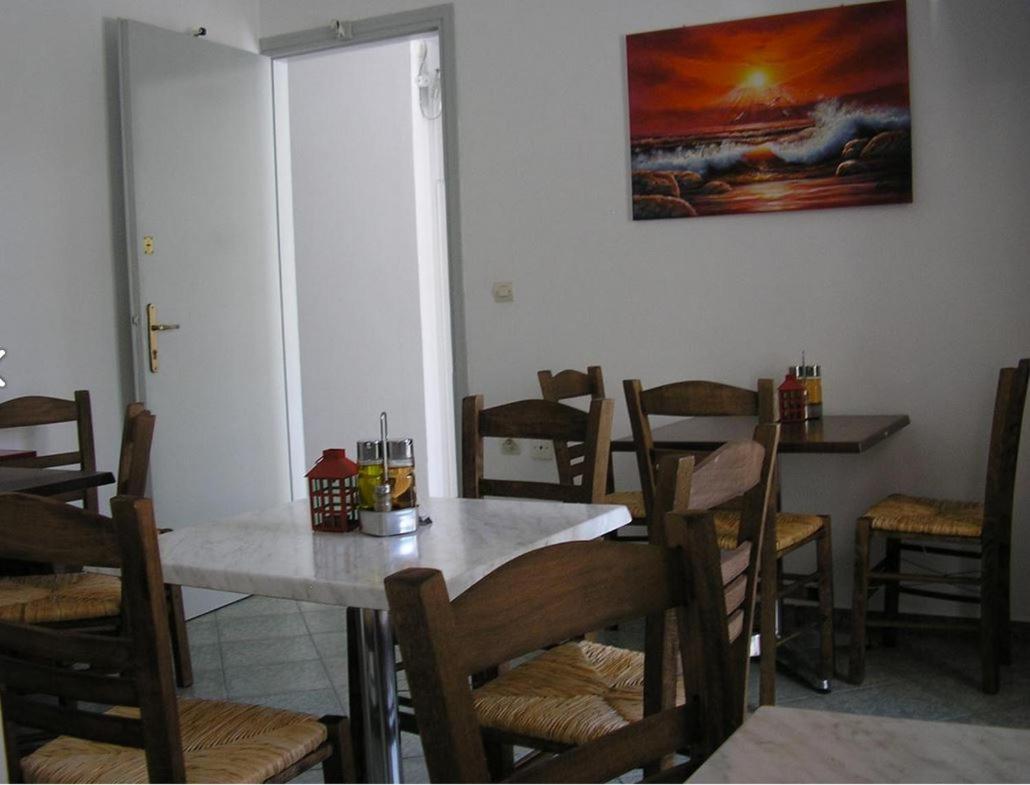 Finikas Santorini - Photo 13