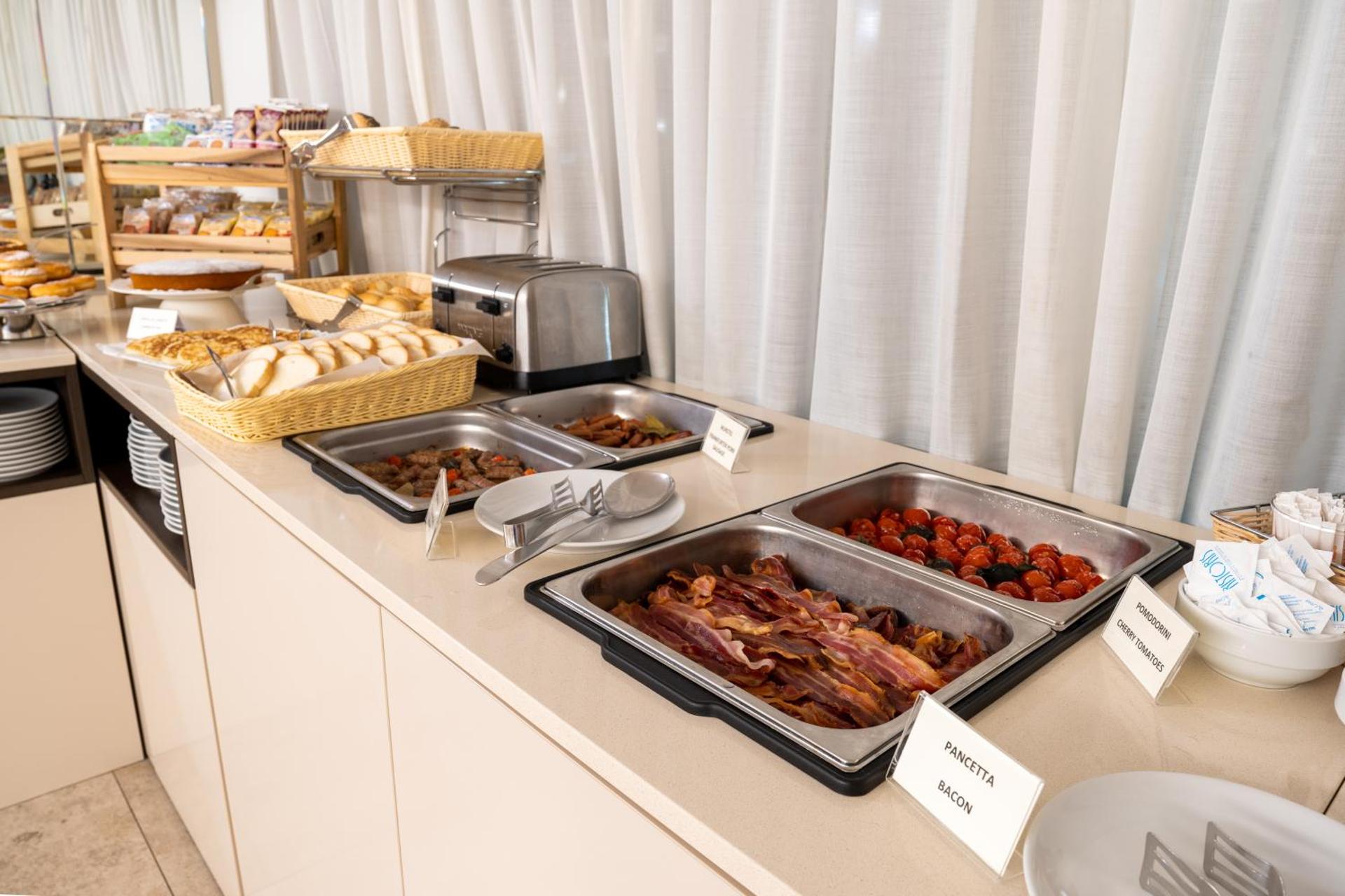 Hotel Como - Photo 8