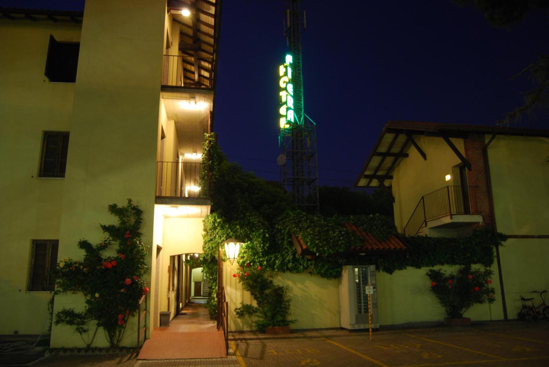 Hotel Fiera Rho - Photo 25