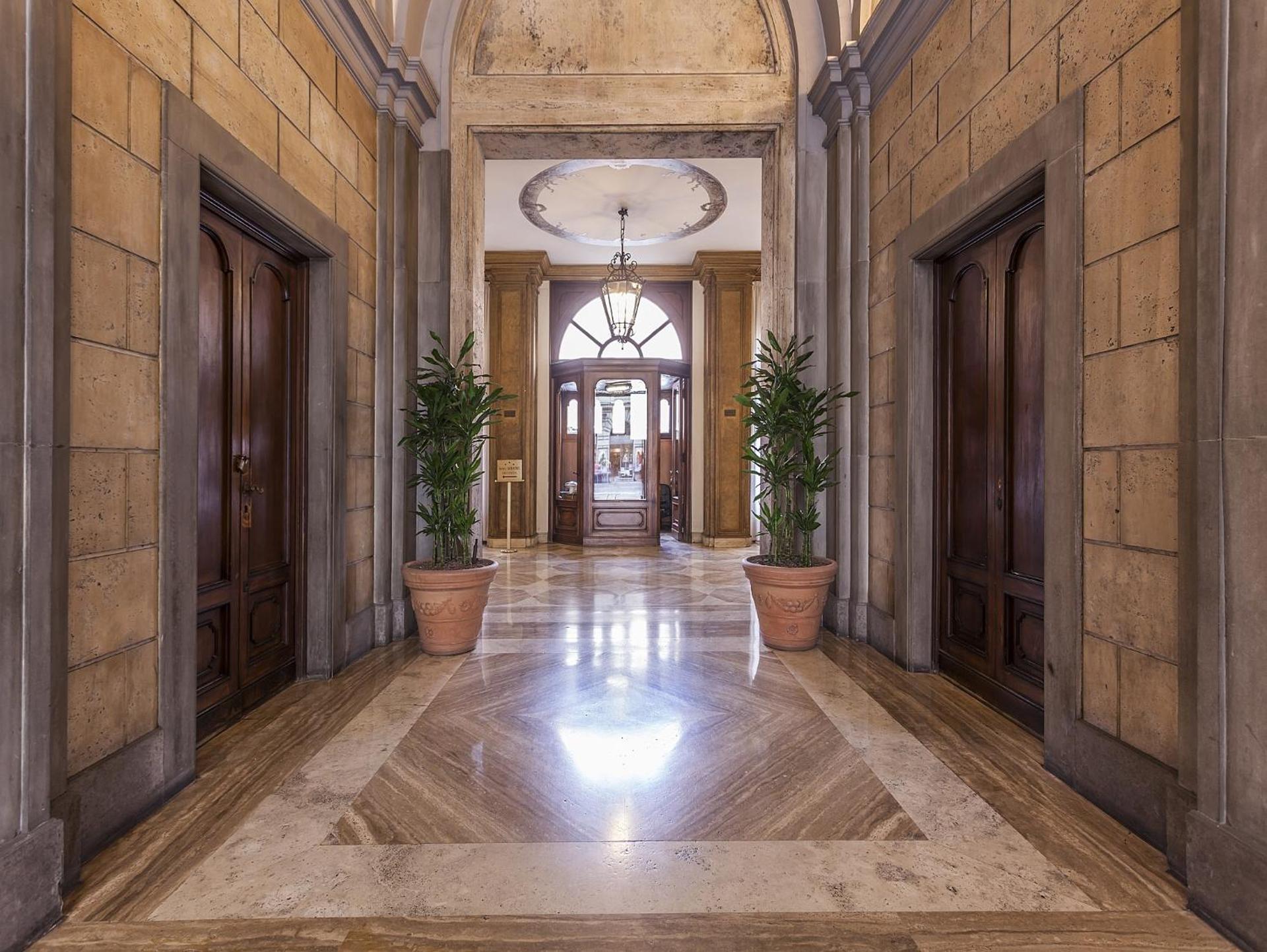 Hotel Regina Giovanna - Photo 2