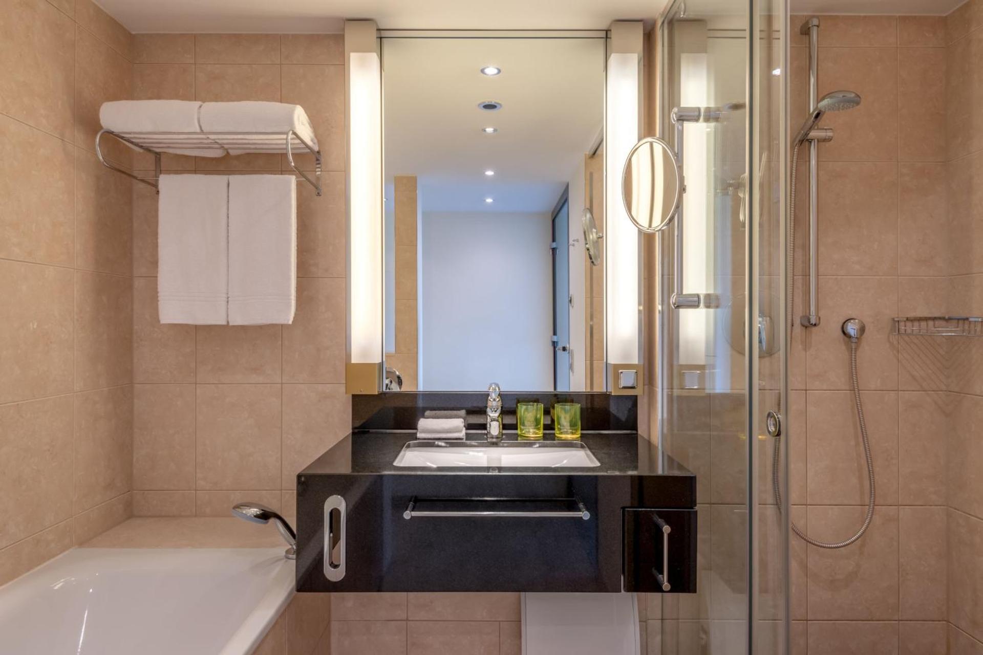 Four Points by Sheraton Munich Arabellapark - Photo 27