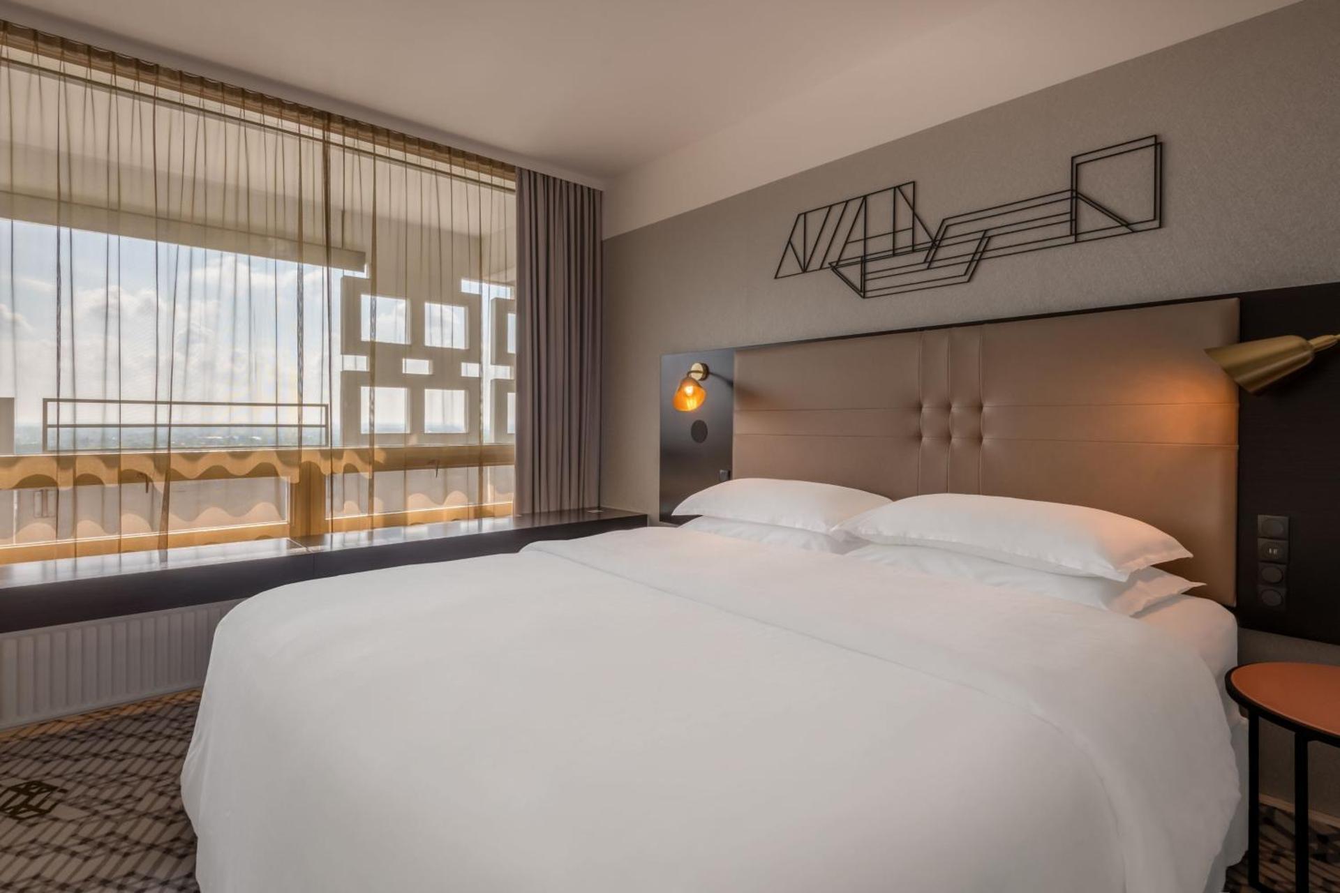 Four Points by Sheraton Munich Arabellapark - Photo 56