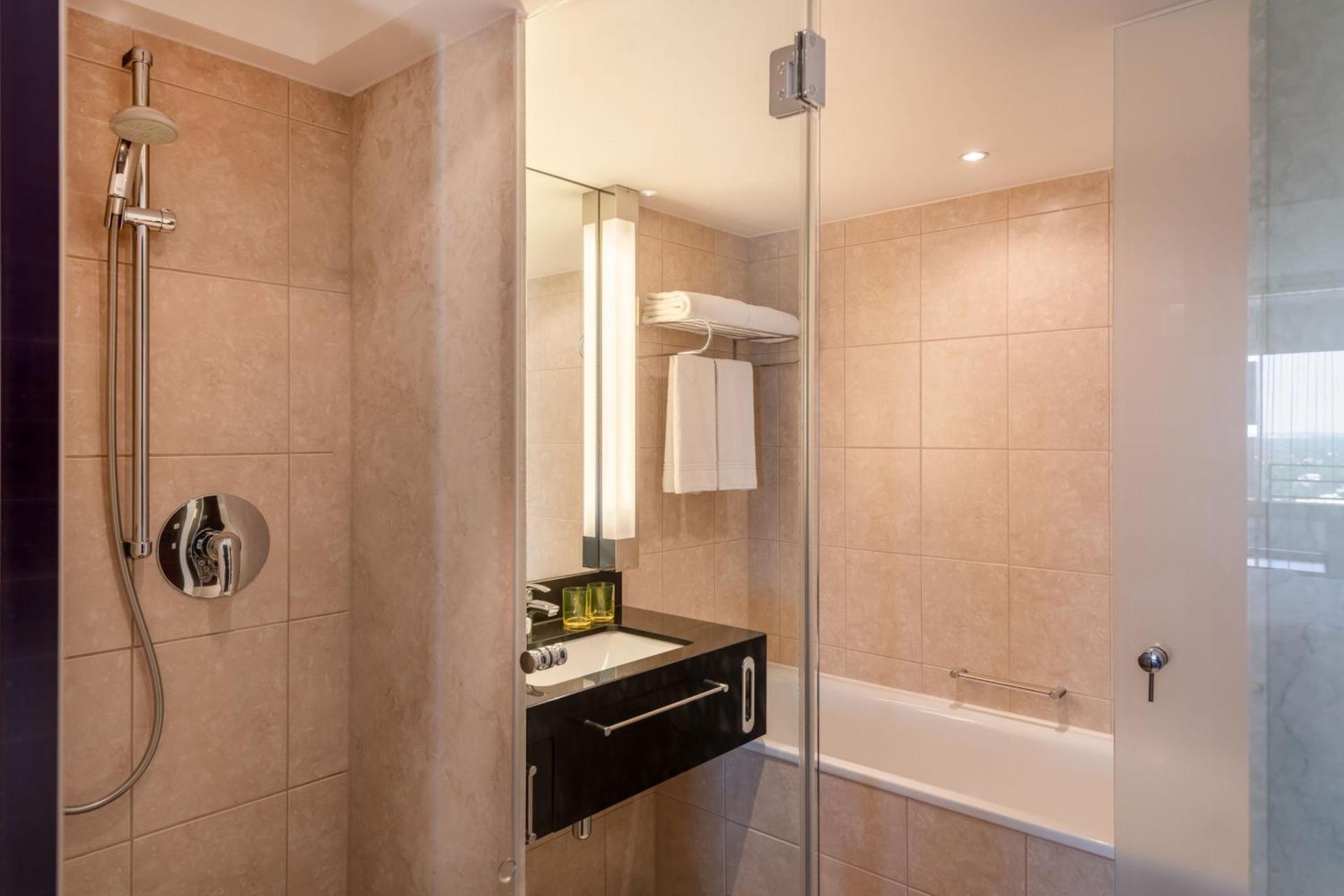 Four Points by Sheraton Munich Arabellapark - Photo 28