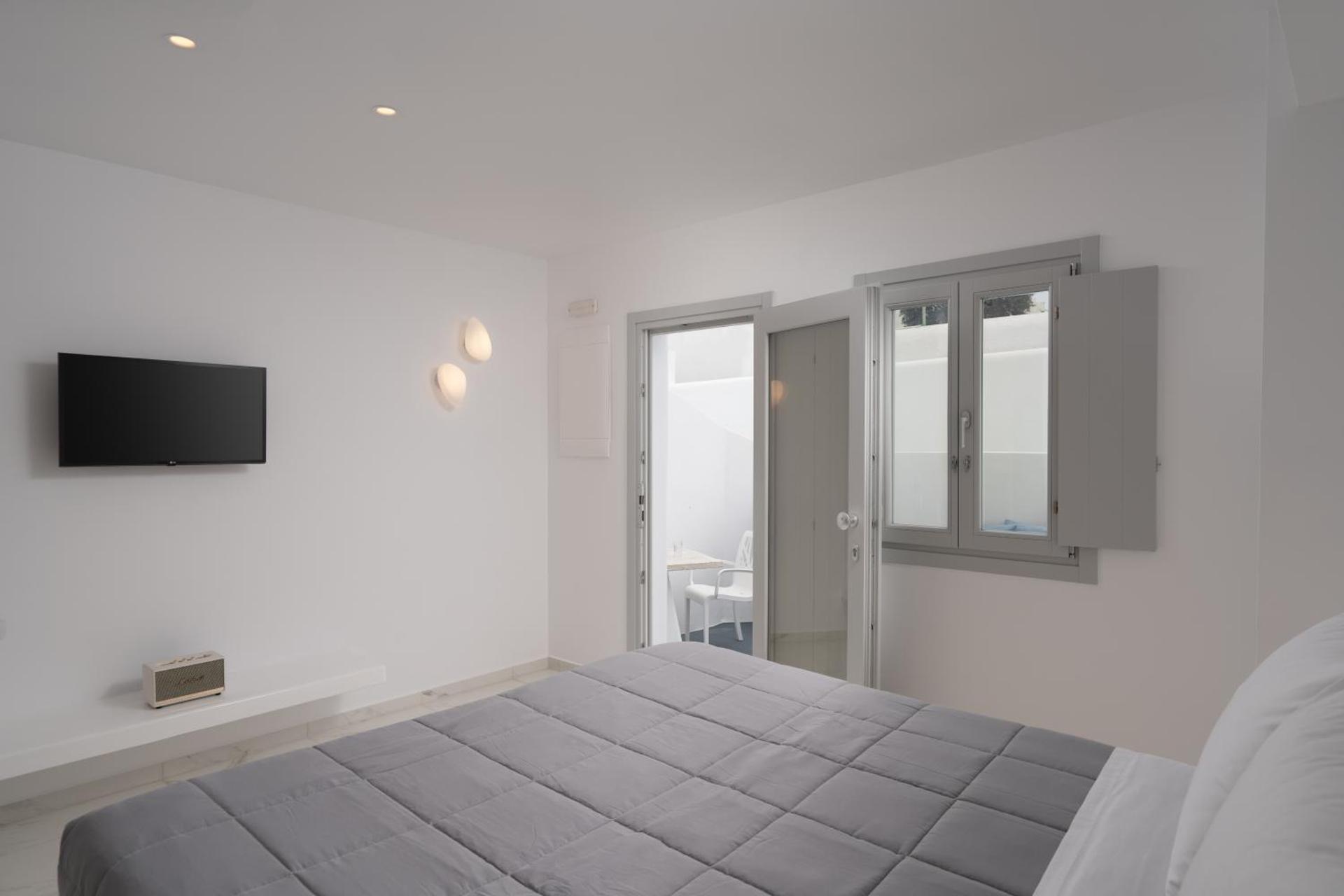 White Concept Caves - Photo 8