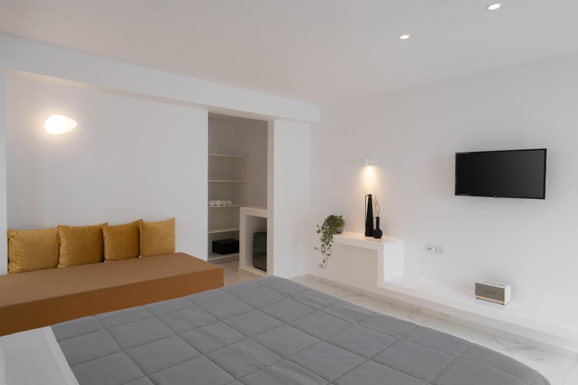 White Concept Caves - Photo 42