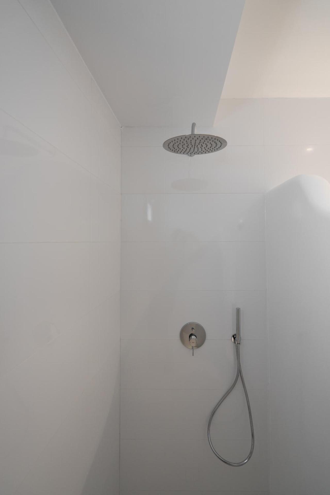 White Concept Caves - Photo 43