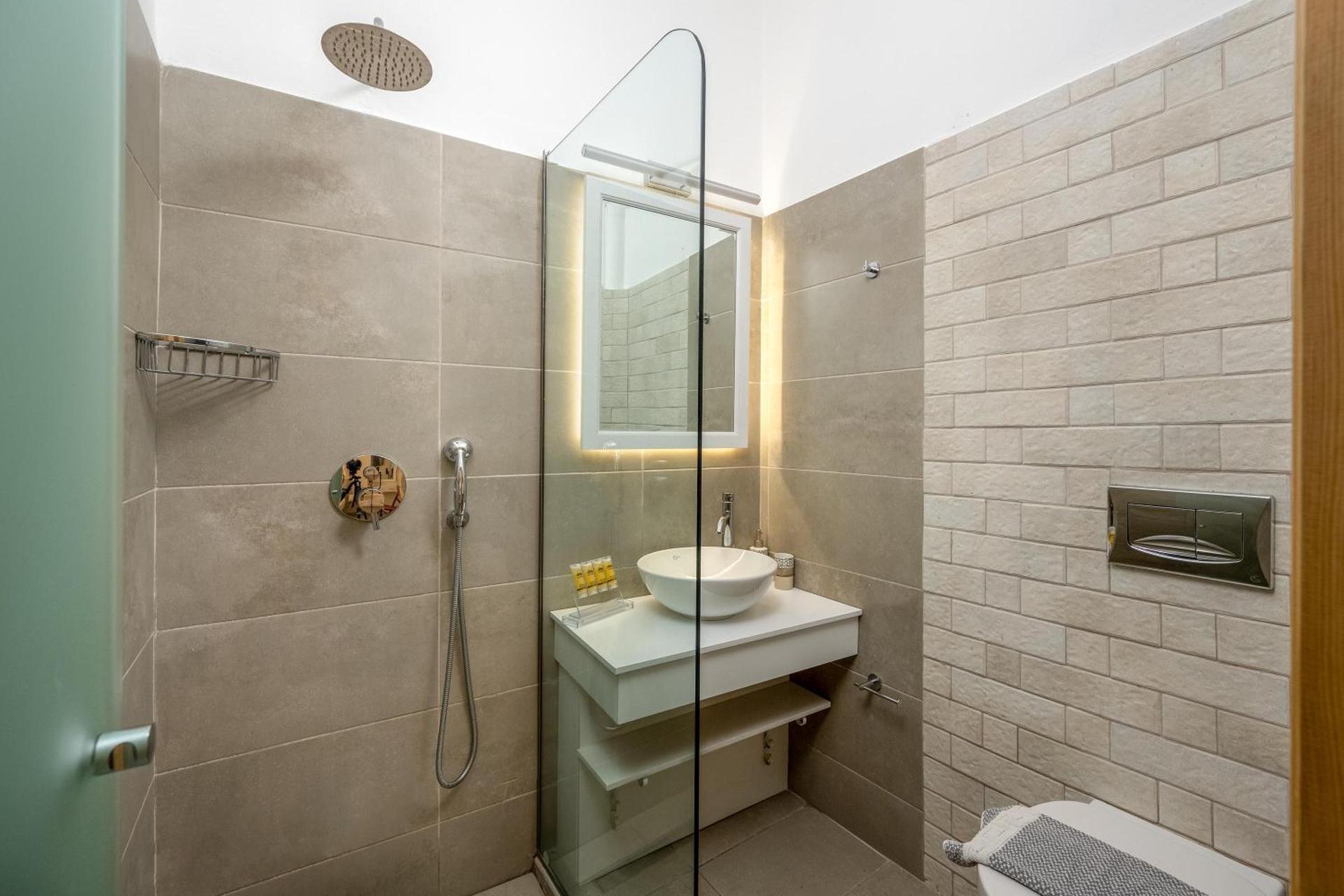 Maravelia's Rooms - Photo 9