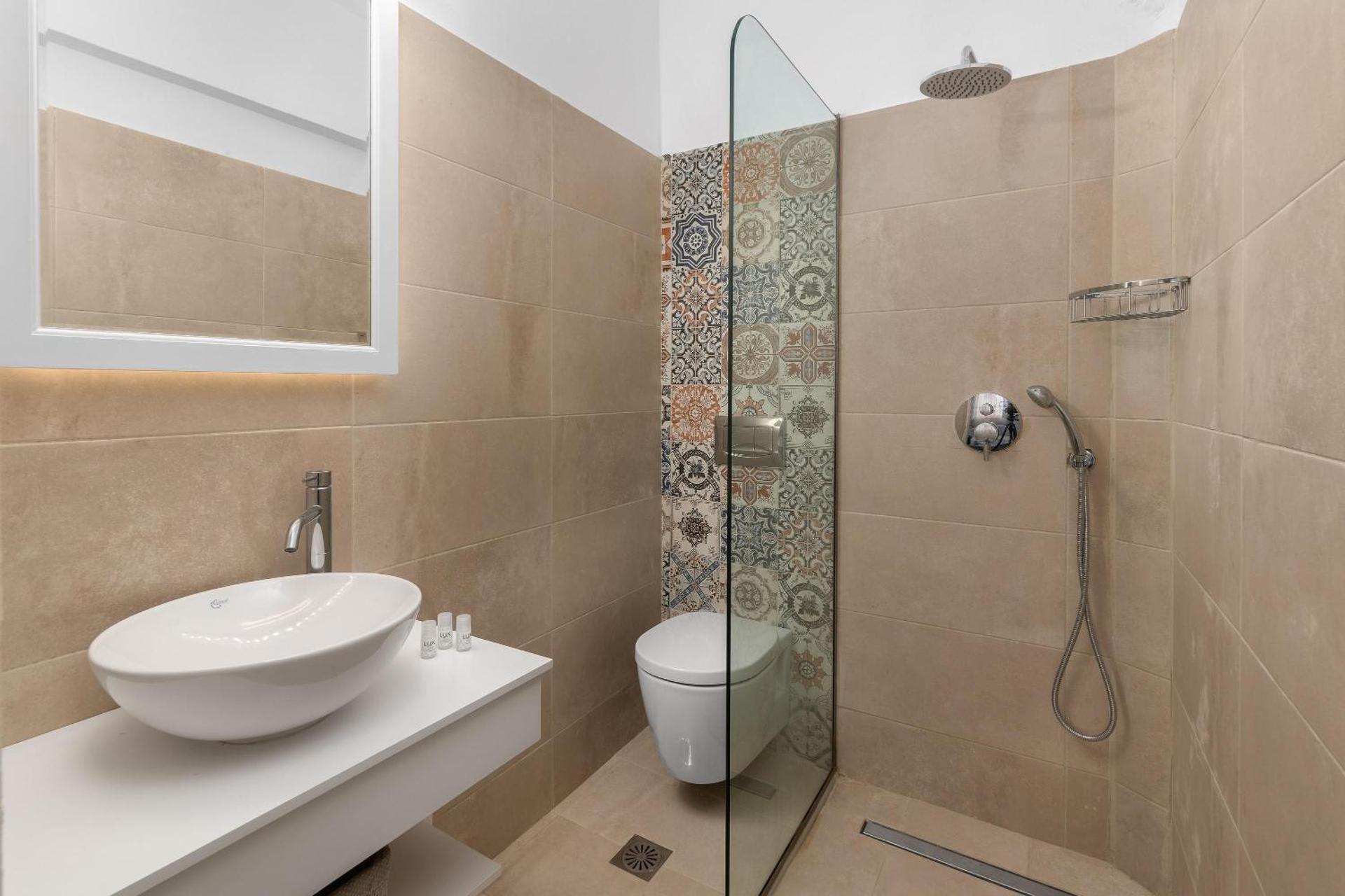 Maravelia's Rooms - Photo 41
