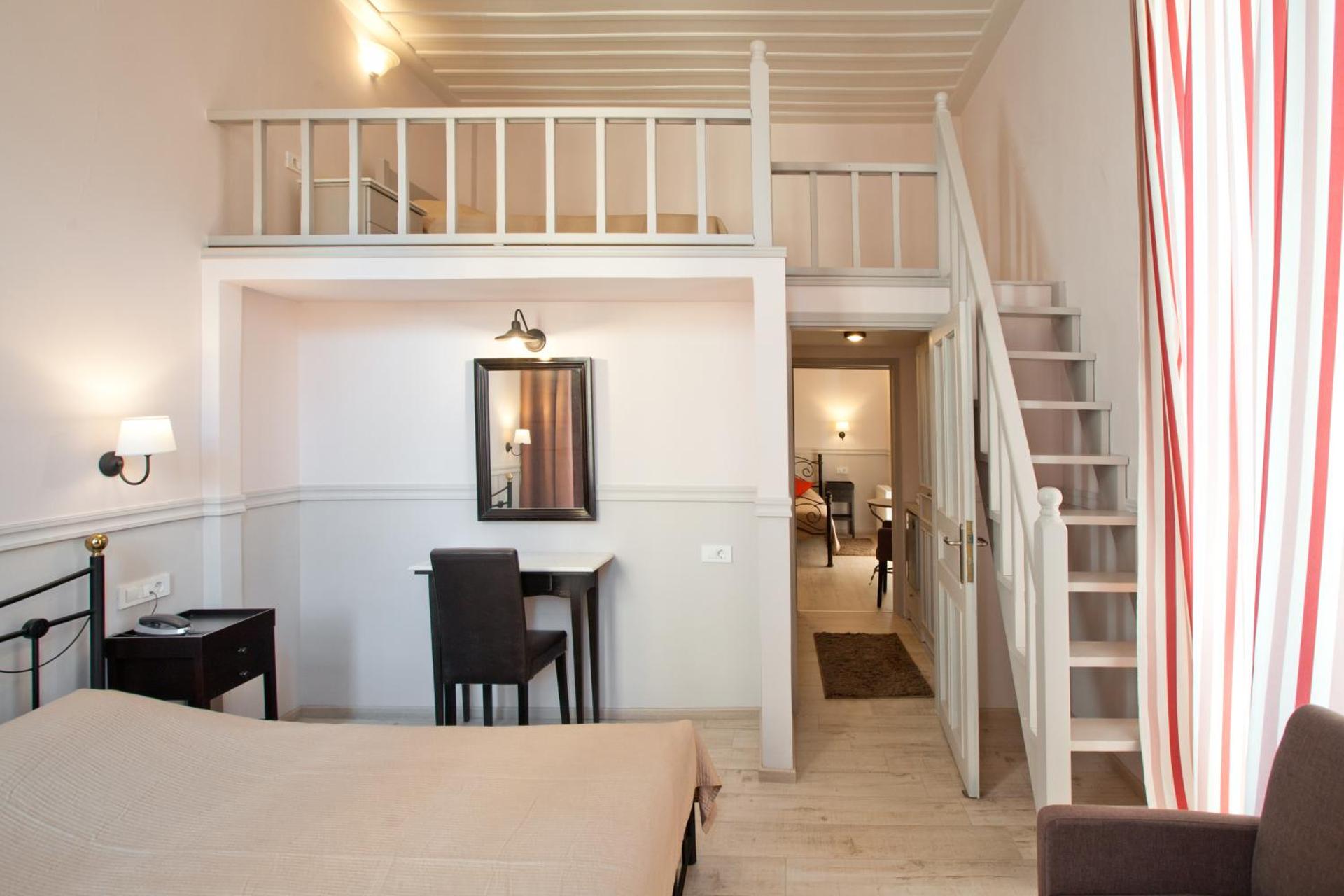 Two-Bedroom Suite - Photo 4