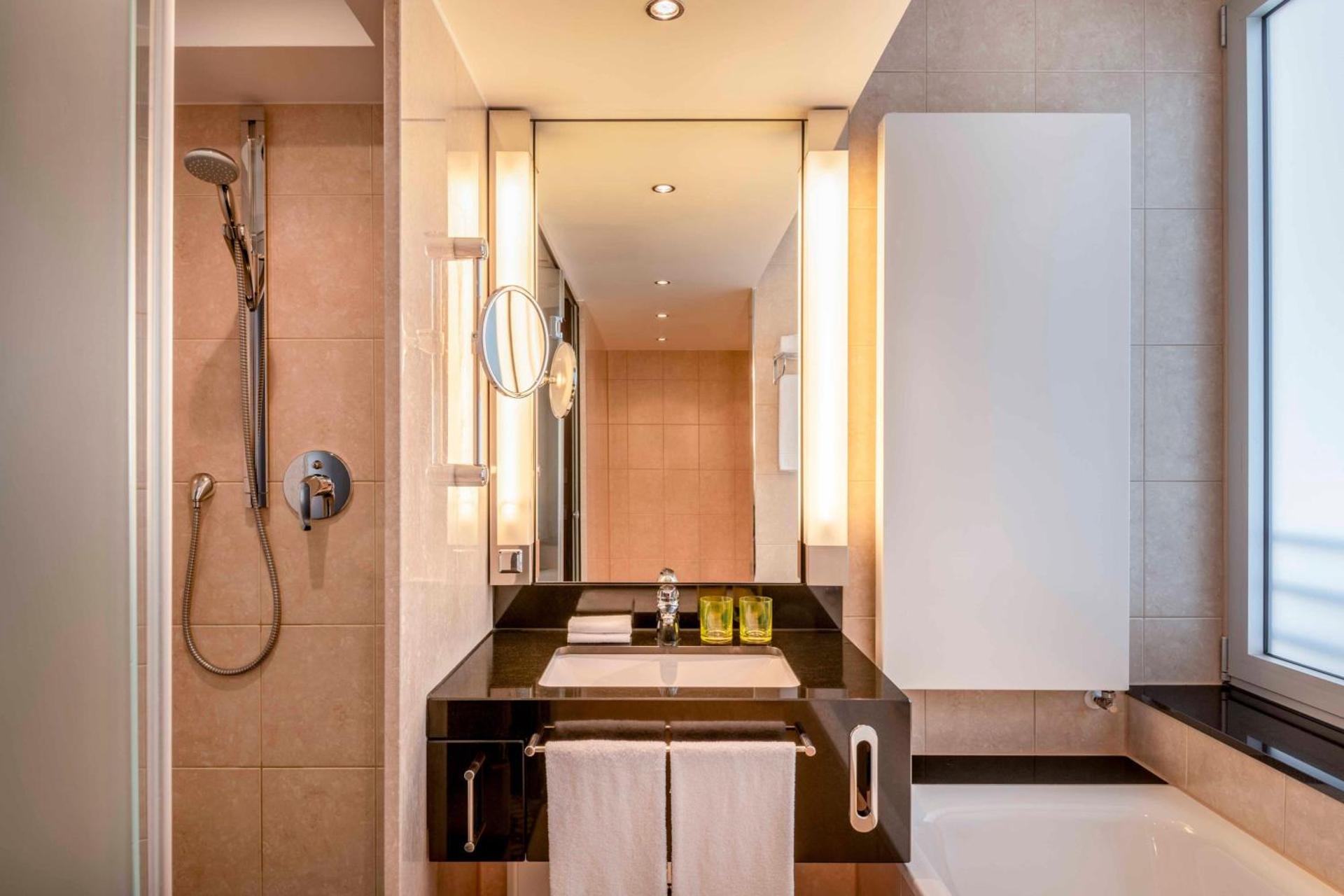 Four Points by Sheraton Munich Arabellapark - Photo 57