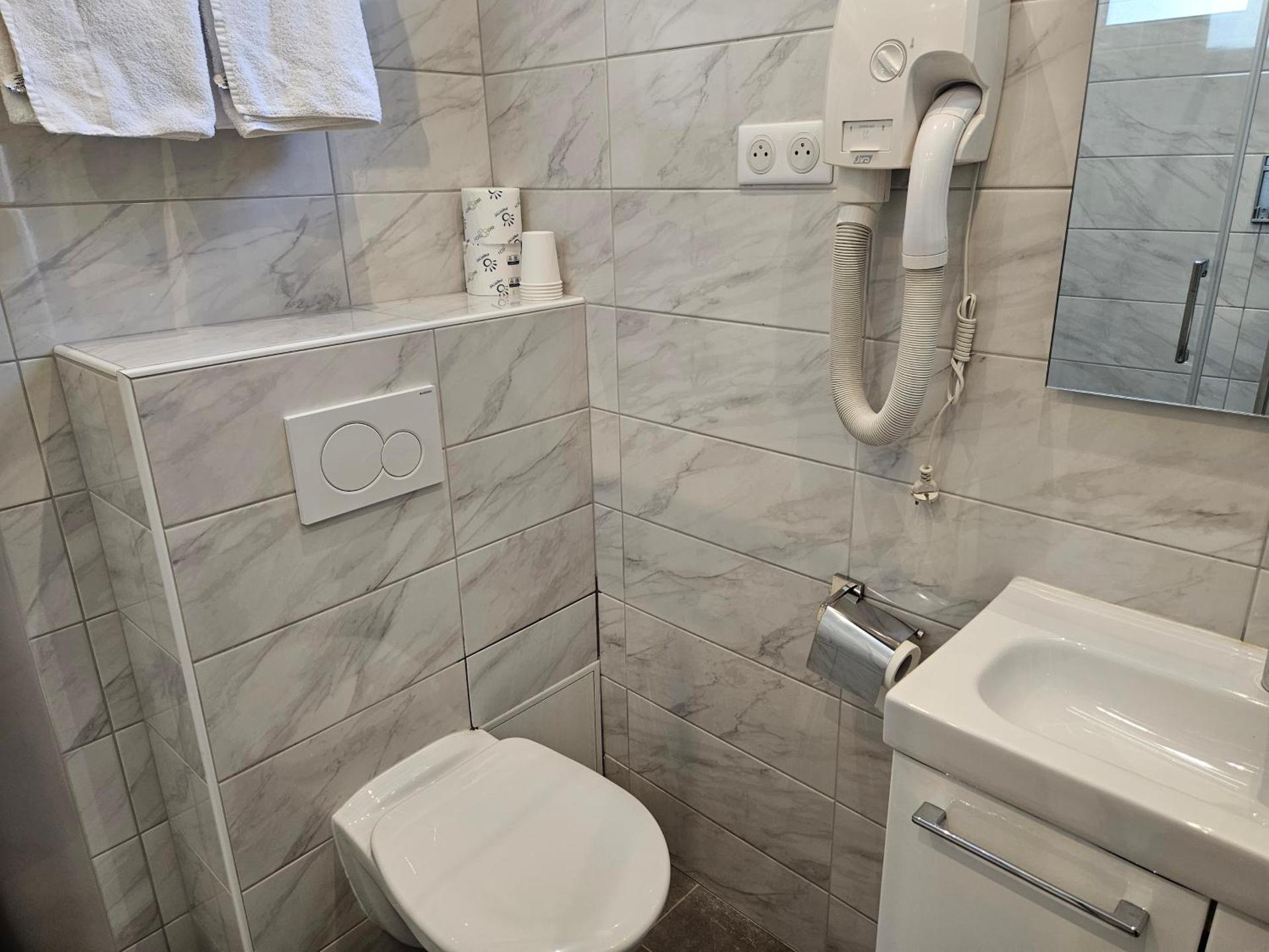 Hôtel Bellevue et du Chariot d'Or - Photo 3