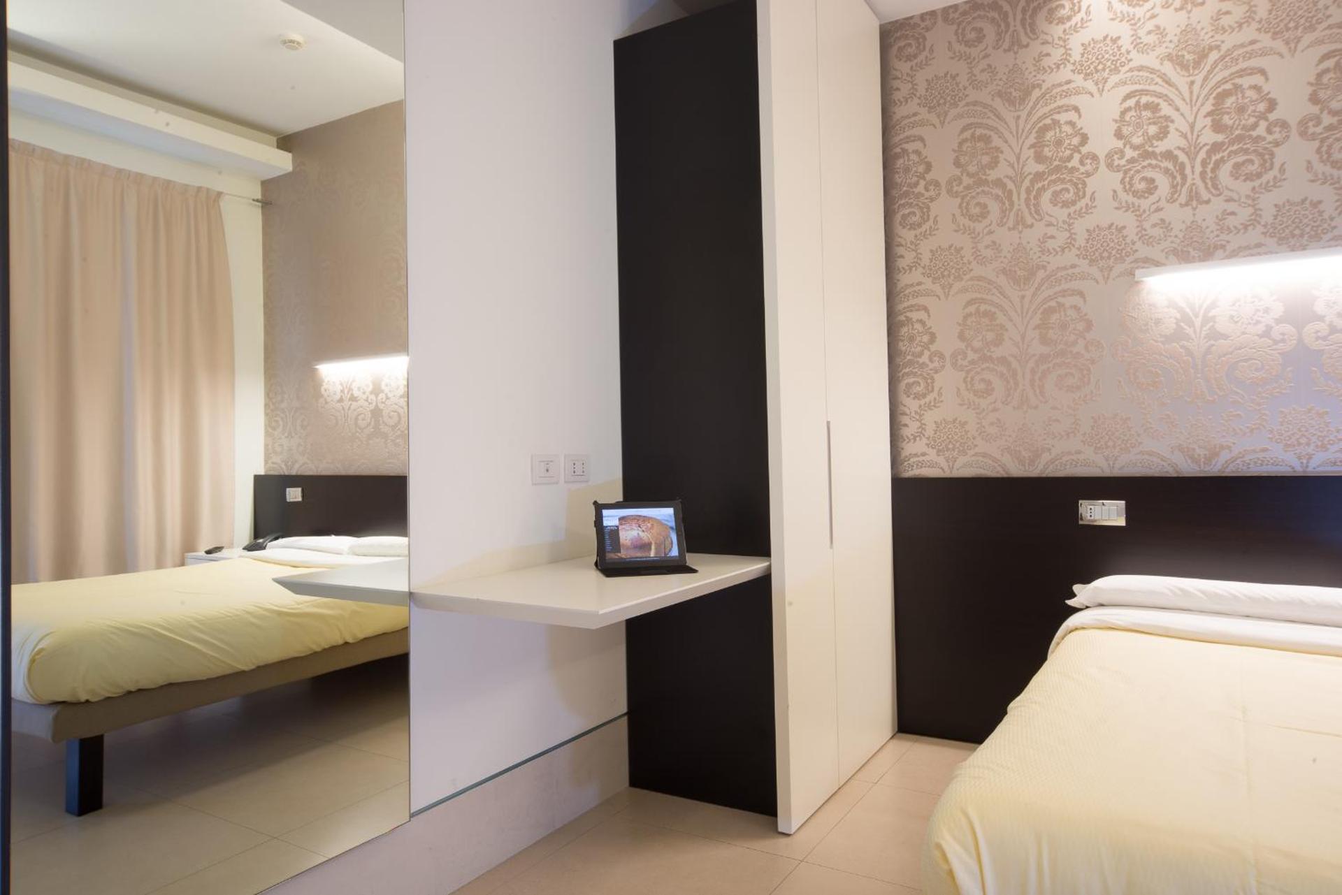 Savoy Hotel - Photo 48