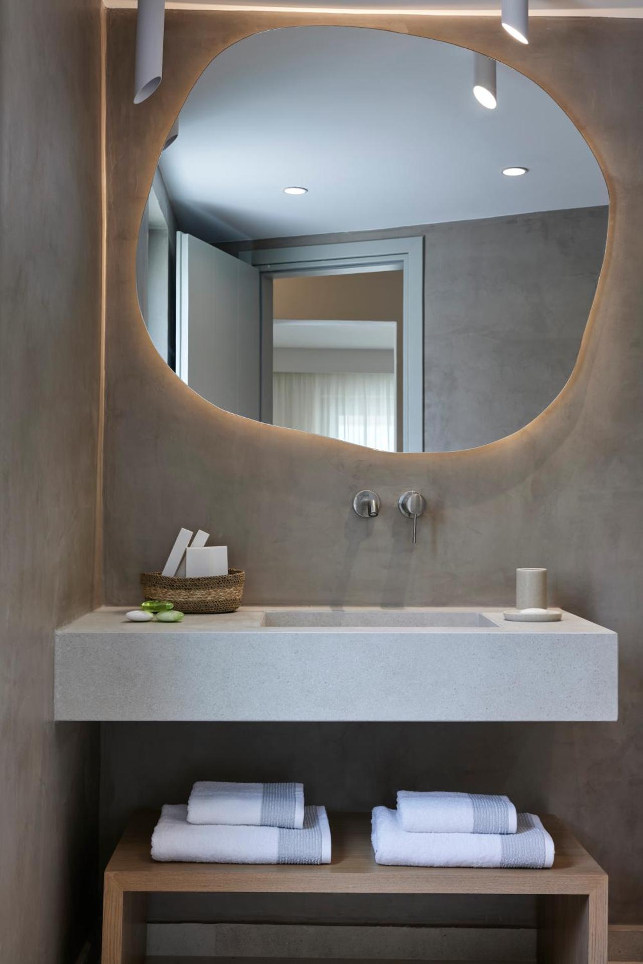 Apanemo Hotel & Suites - Photo 48